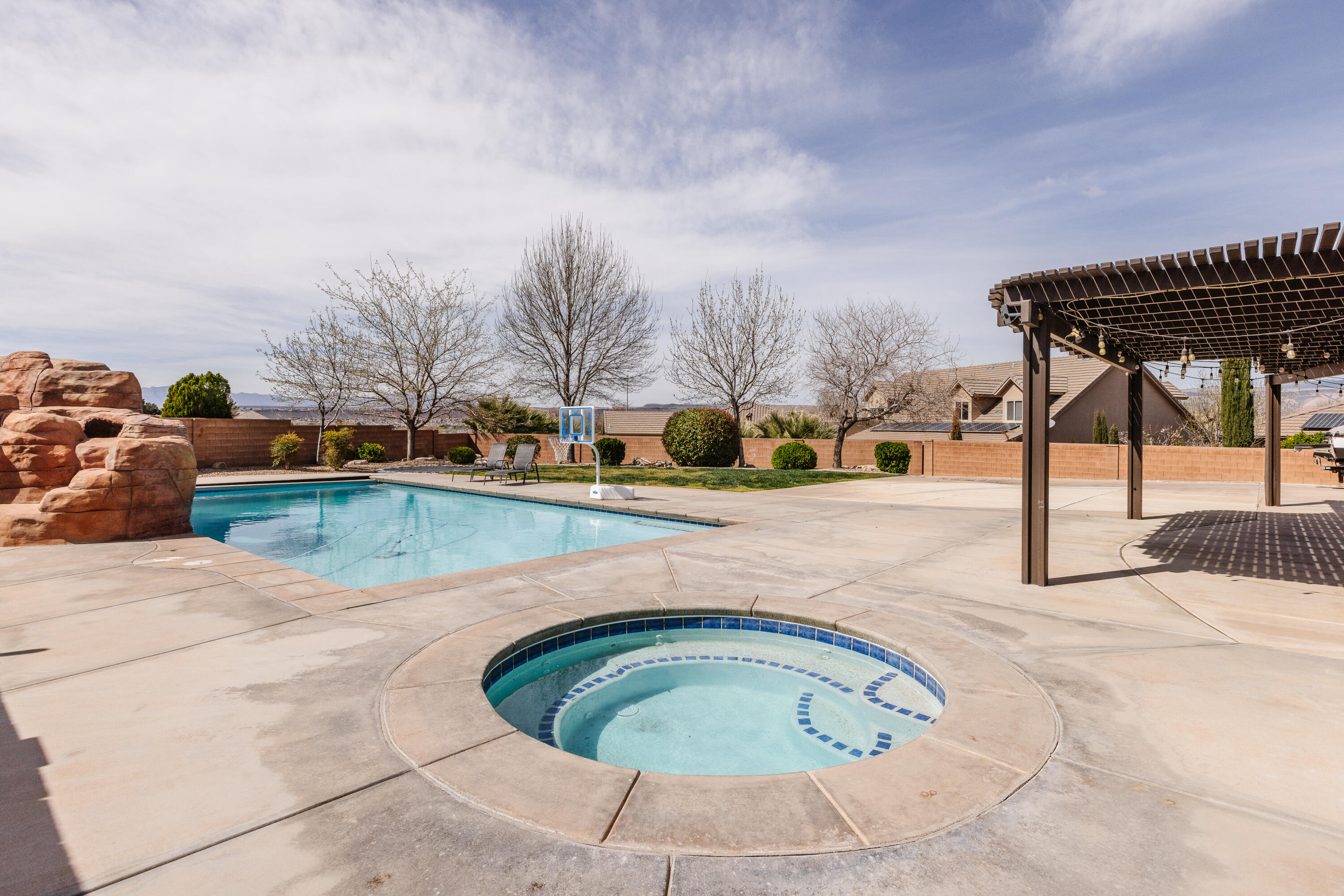 DESERT FIELDS - Residential