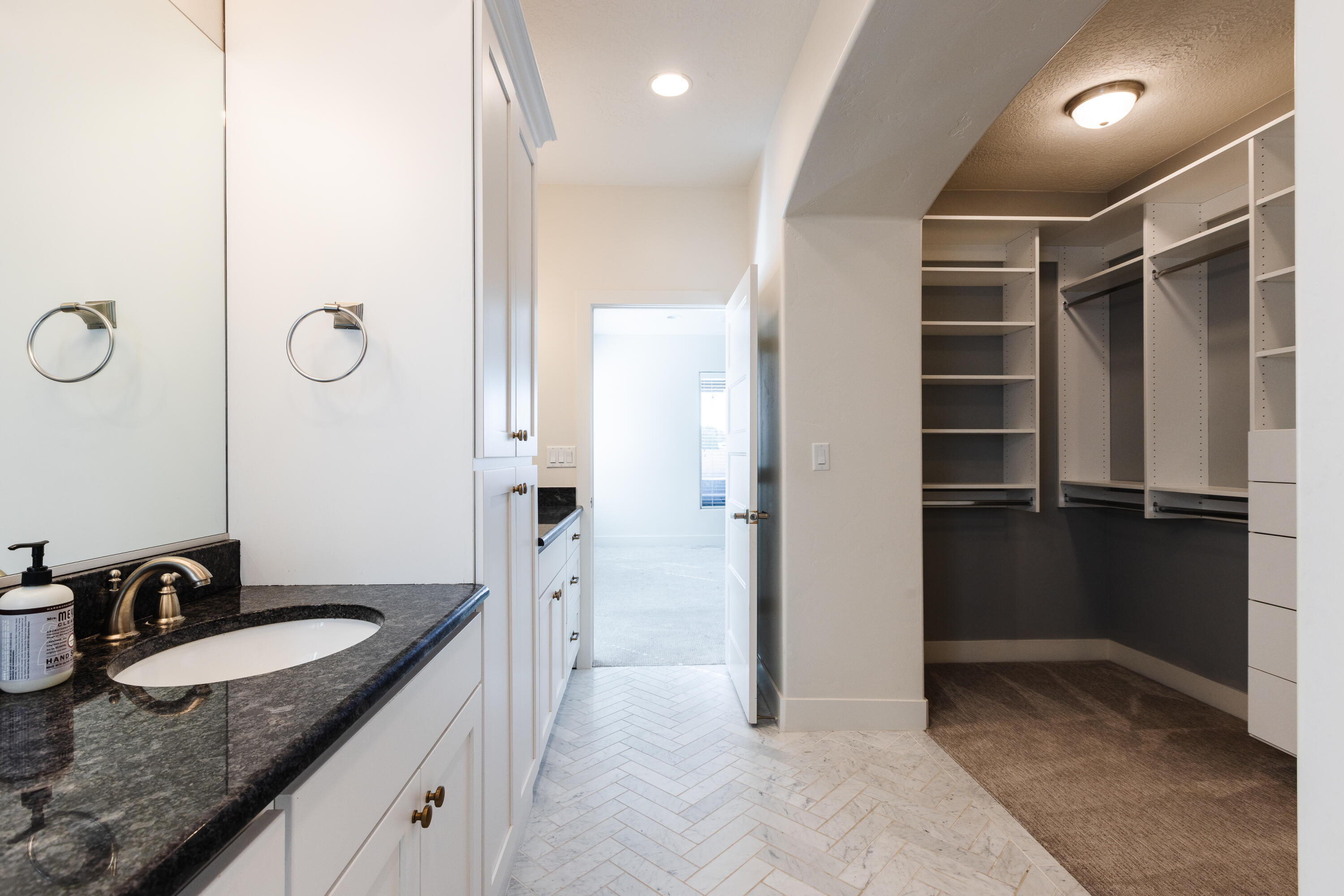 DESERT FIELDS - Residential