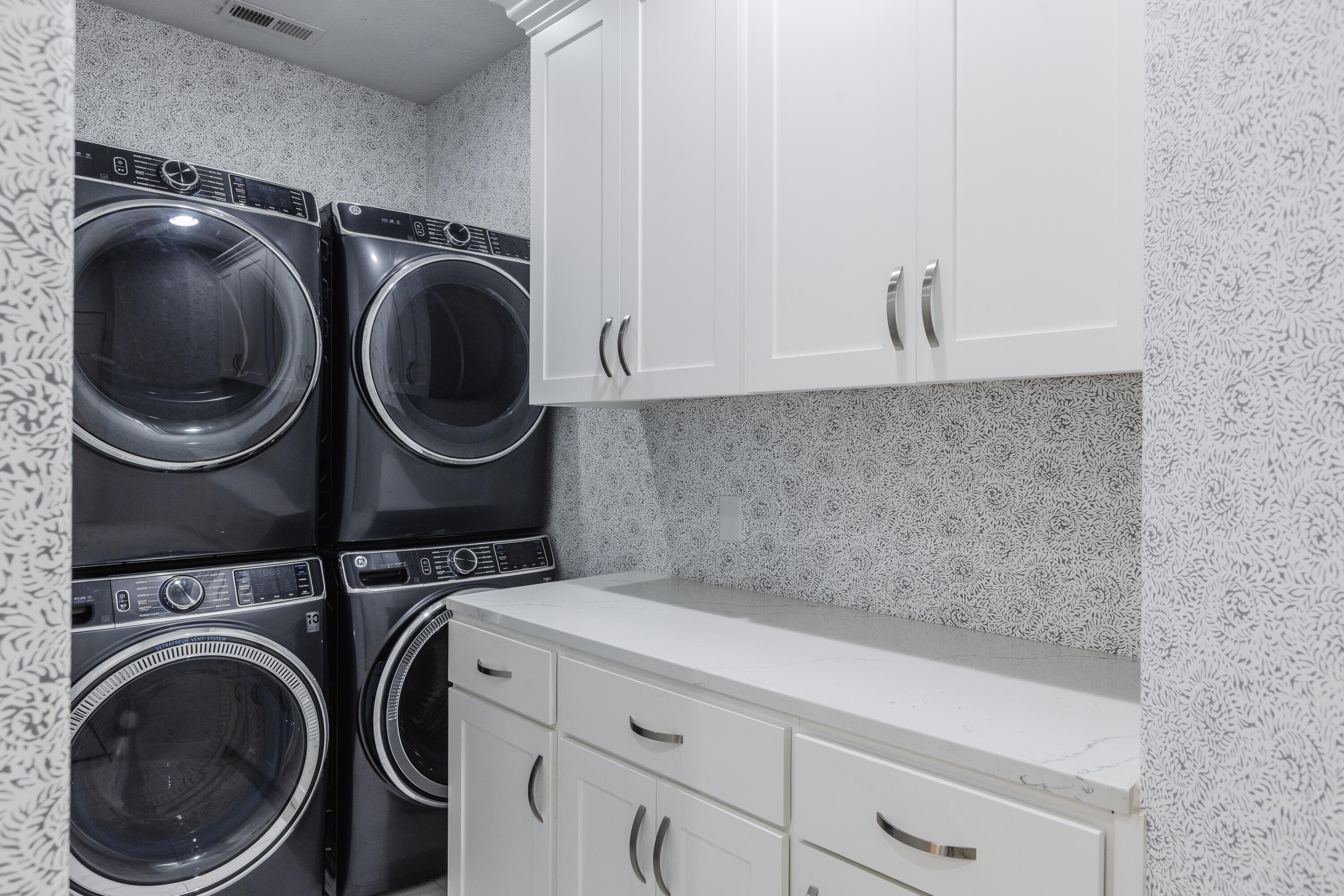 DESERT FIELDS - Residential