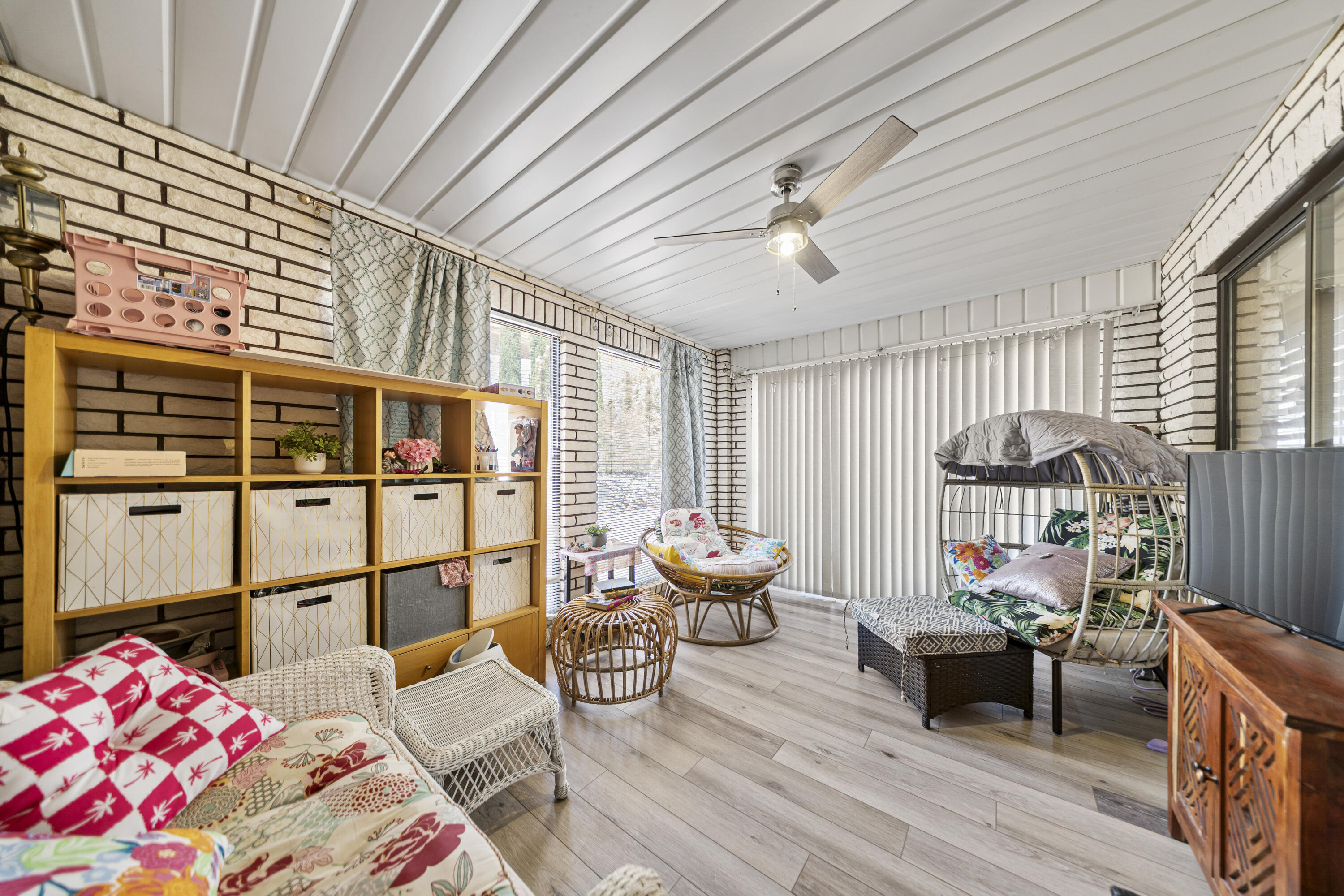 SHADOW HILLS - Residential