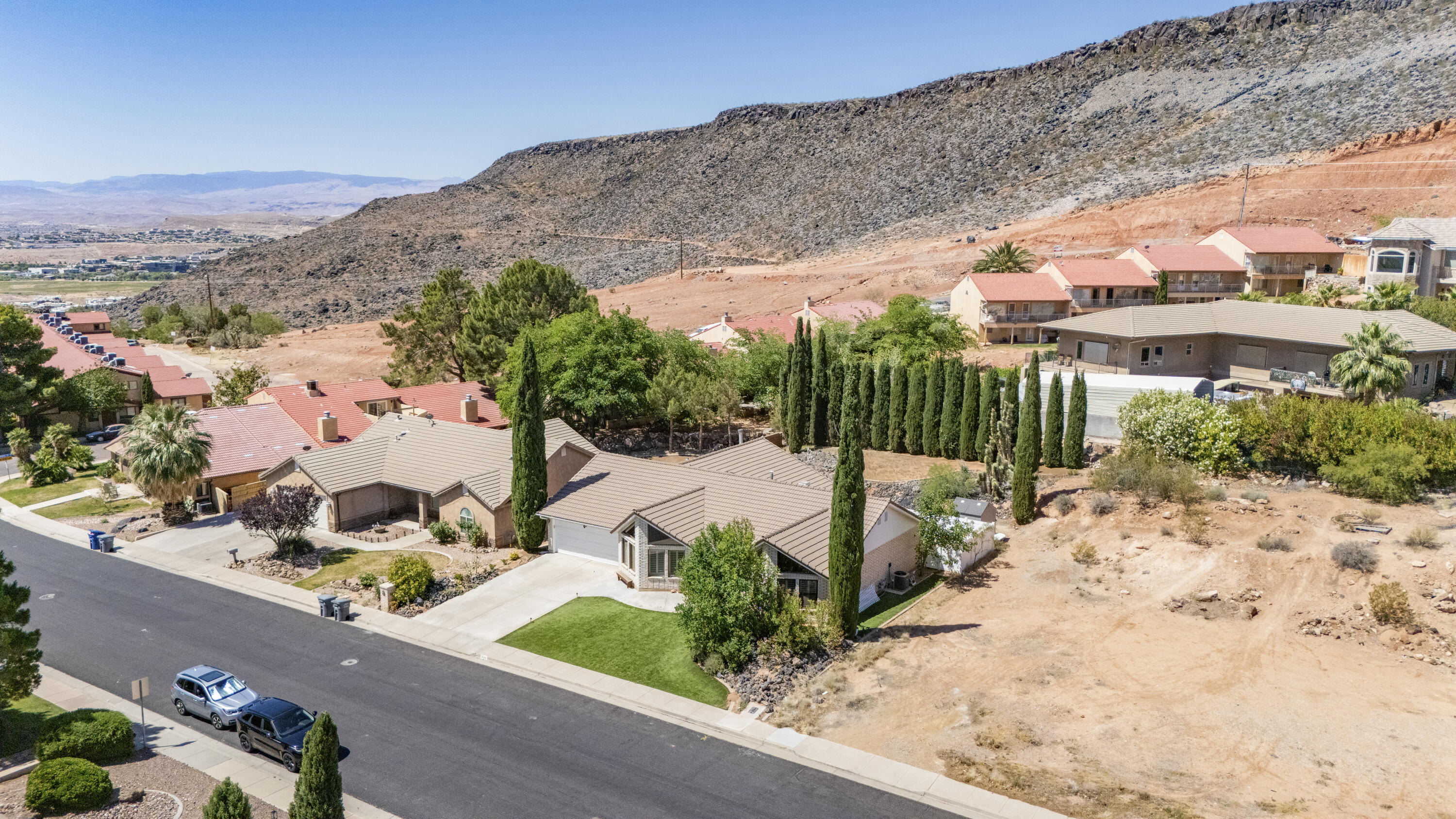 SHADOW HILLS - Residential