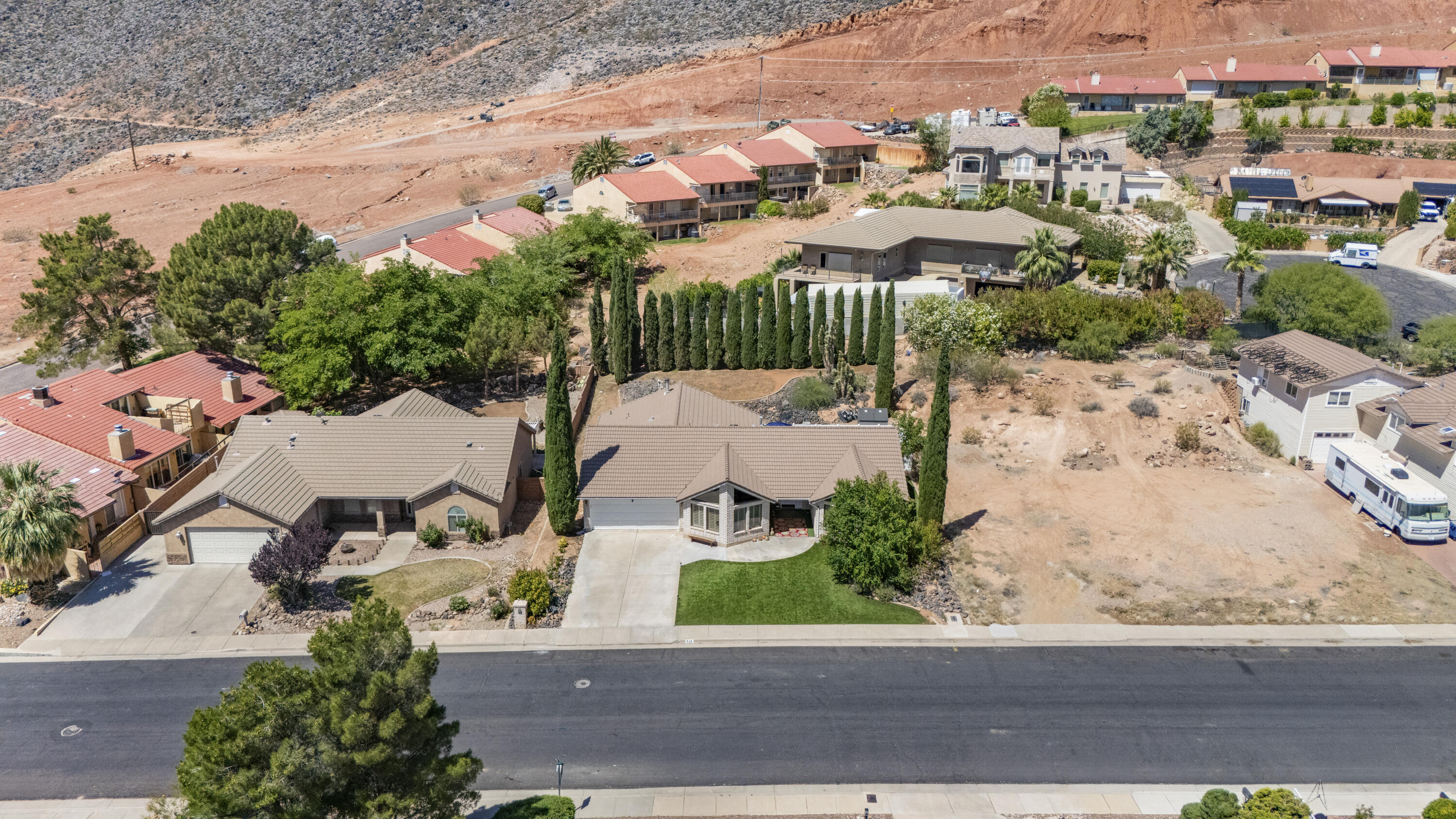SHADOW HILLS - Residential