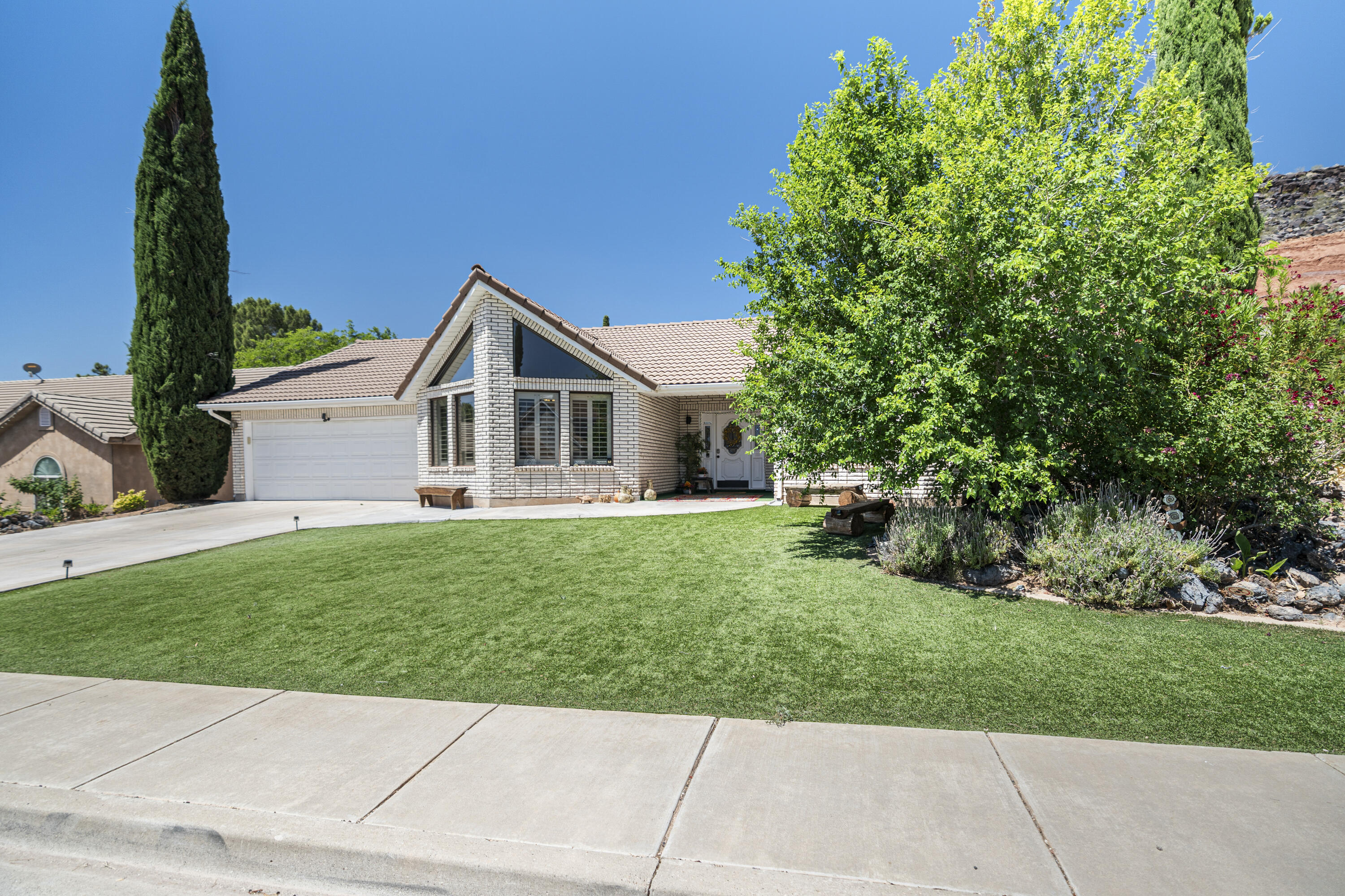 SHADOW HILLS - Residential