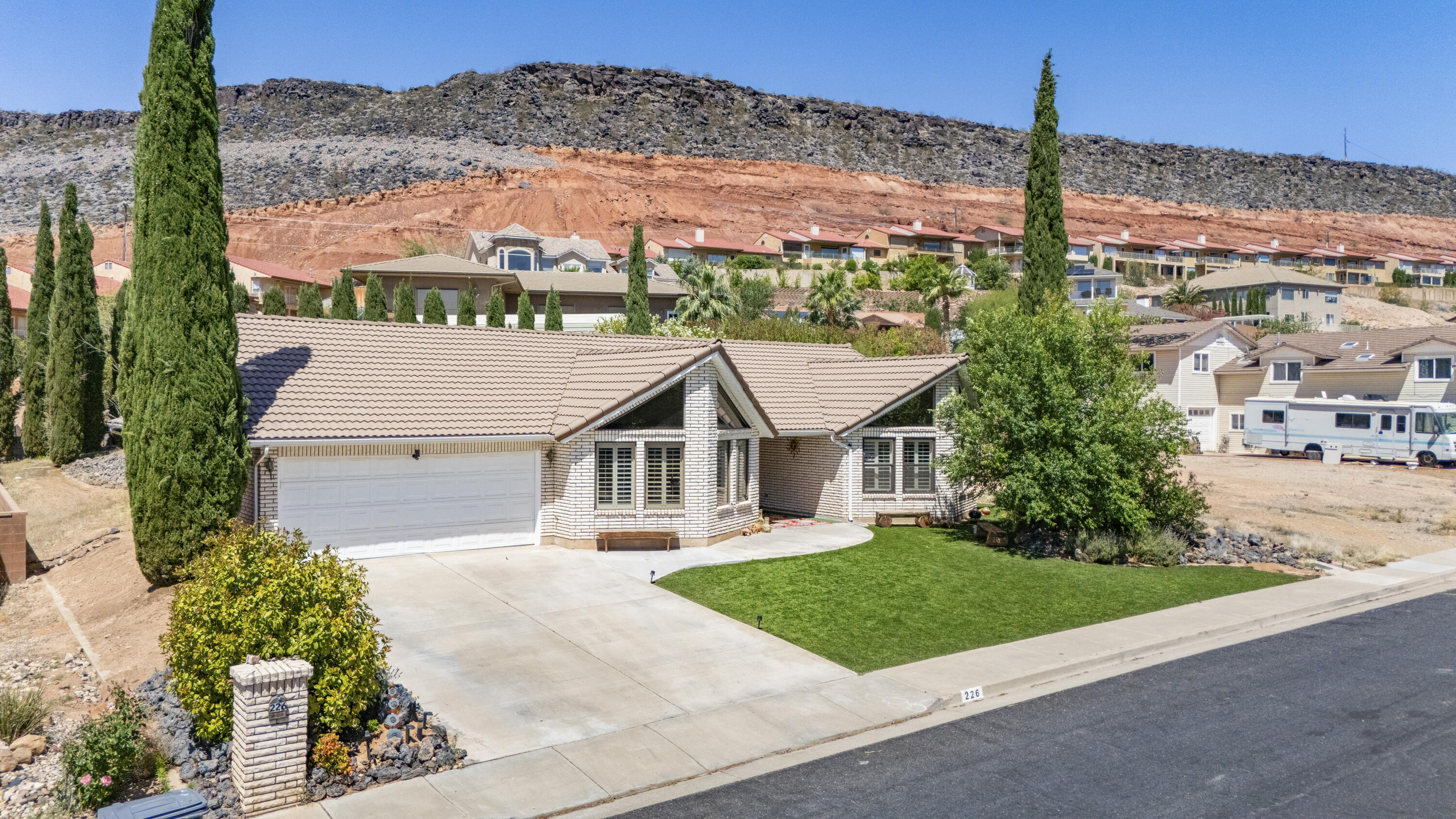 SHADOW HILLS - Residential