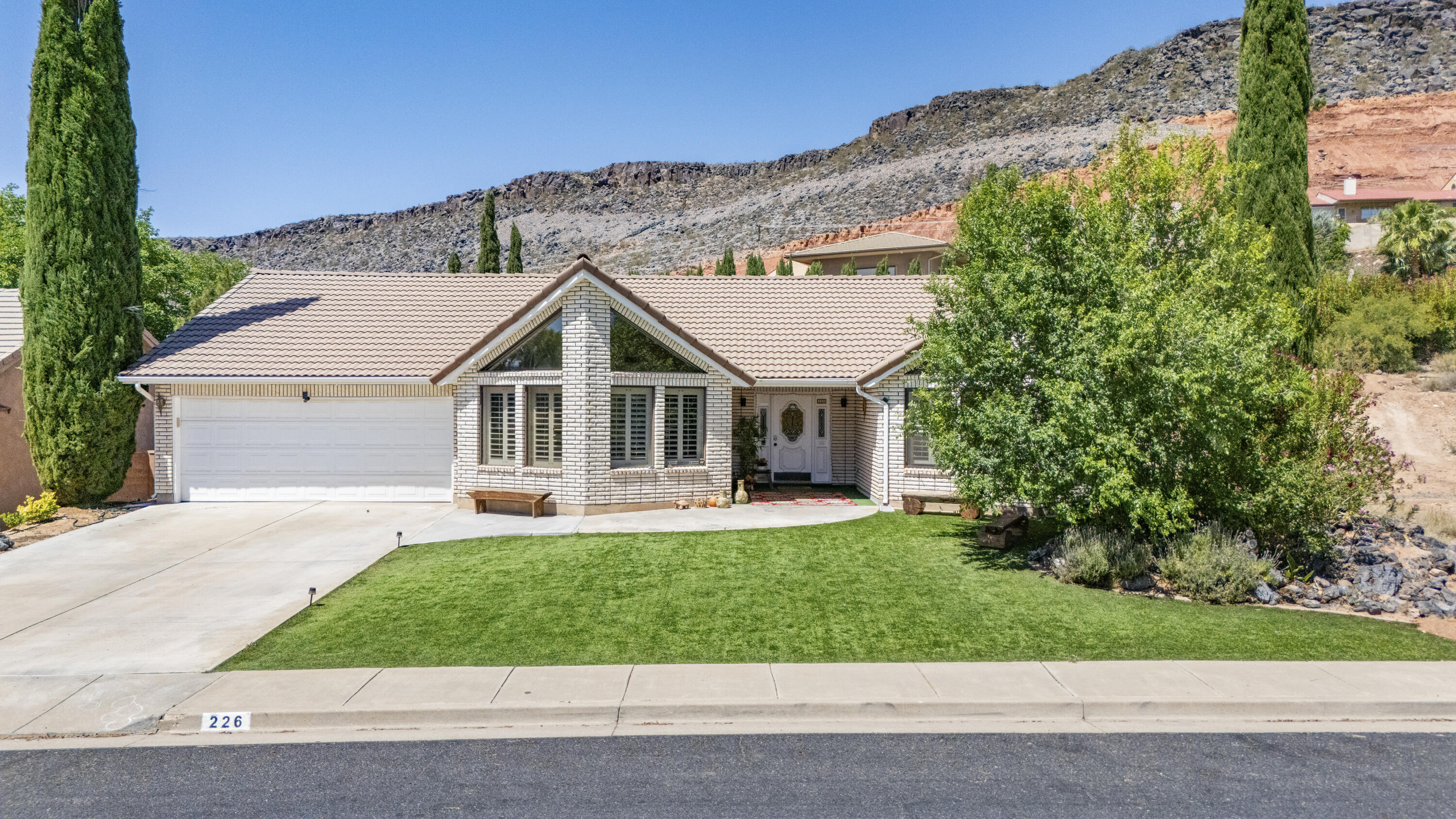 SHADOW HILLS - Residential