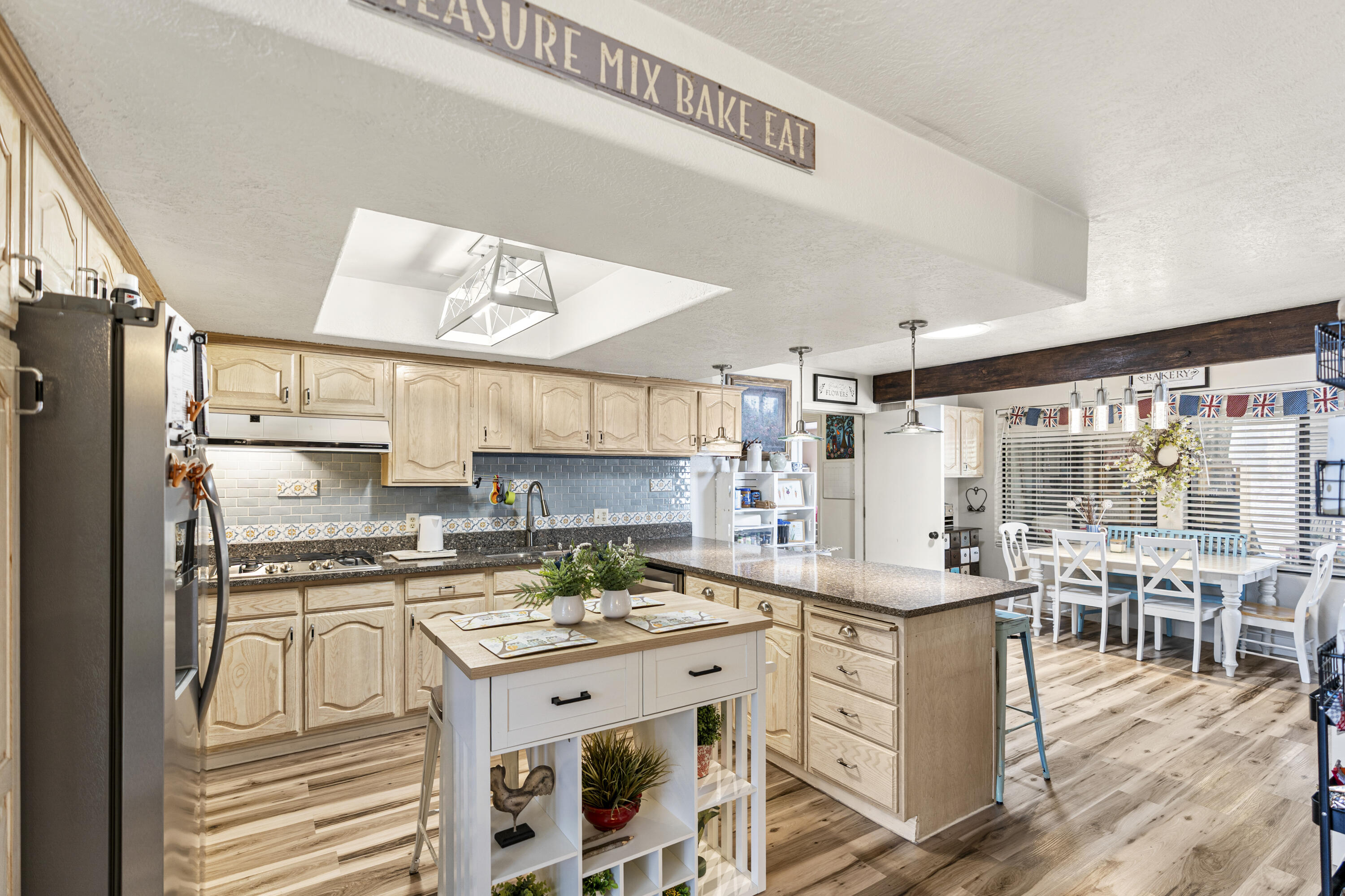SHADOW HILLS - Residential