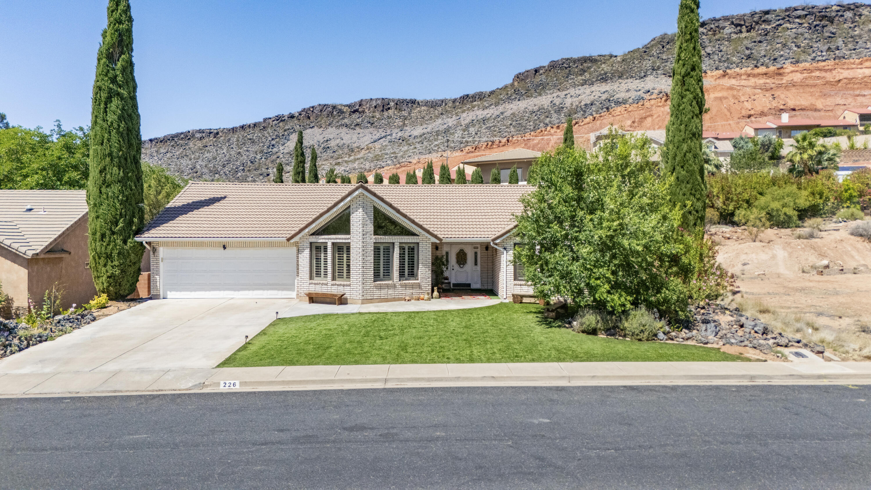SHADOW HILLS - Residential