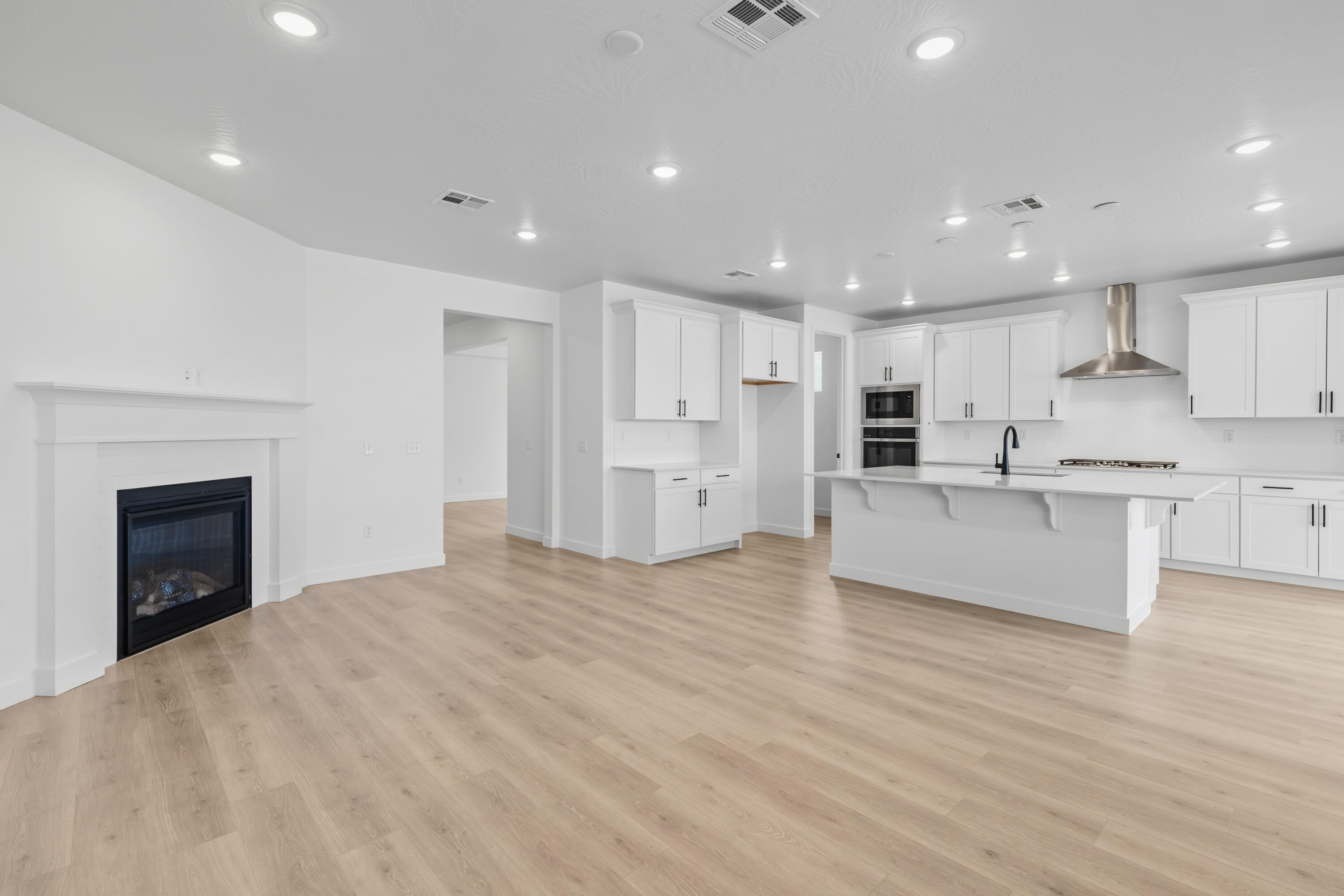 RED SLATE ESTATES - Residential