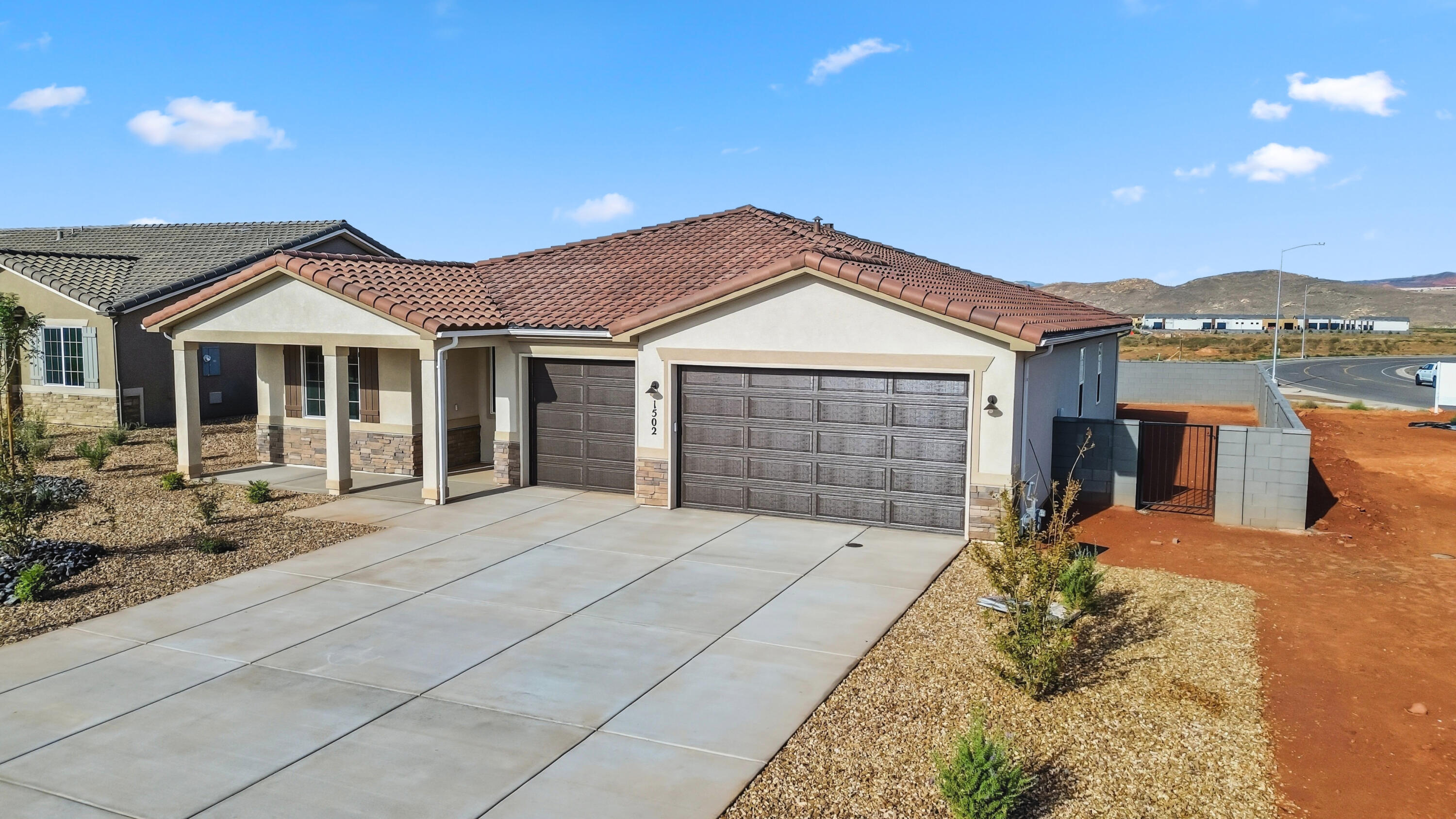 RED SLATE ESTATES - Residential