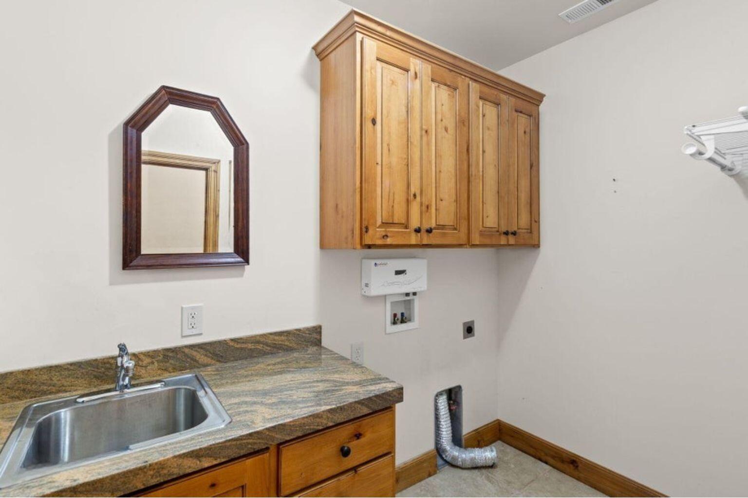 RIVERWOOD TOWNHOMES - Residential