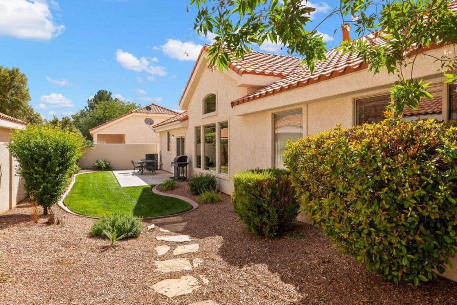 RIVERWOOD TOWNHOMES - Residential