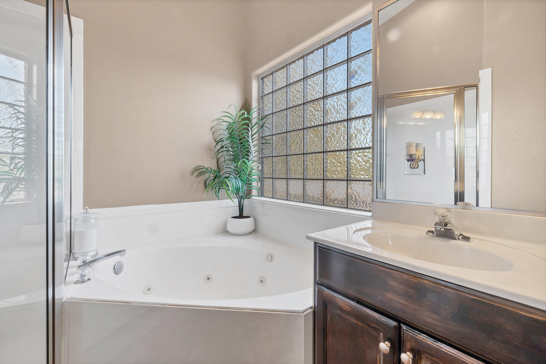 SEDONA HILLS - Residential