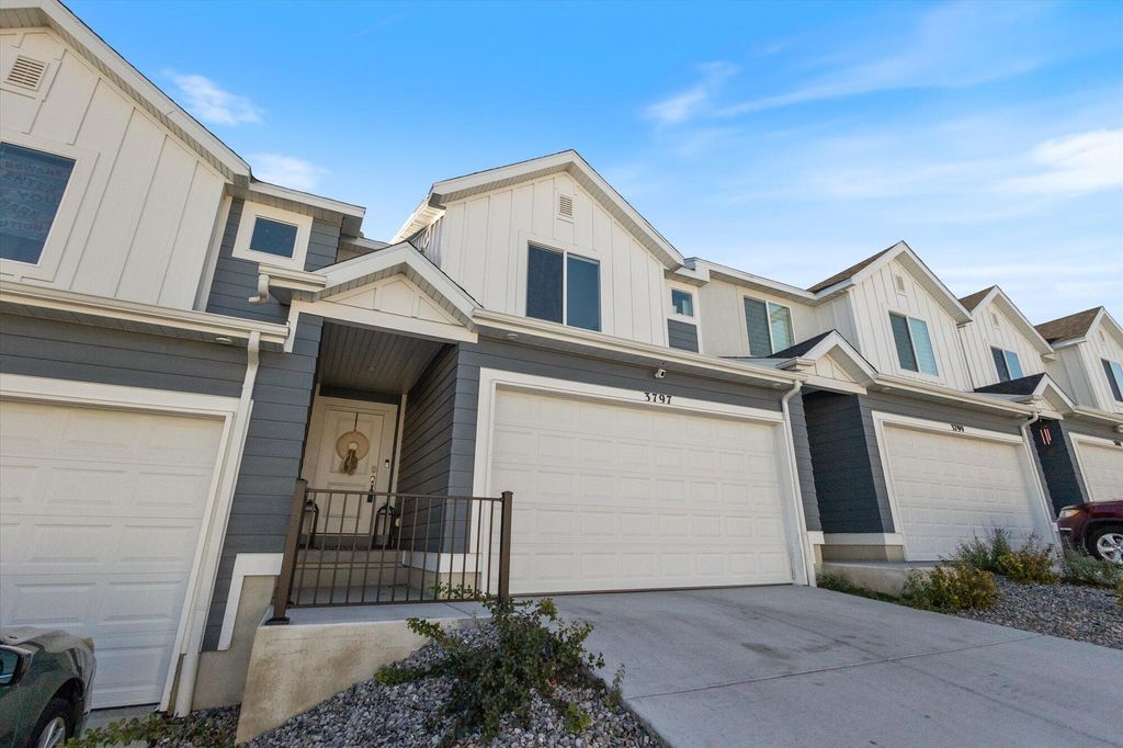 Photo of 3797 Bald Knl DR, Magna, UT 84044 (MLS # 25-266240)