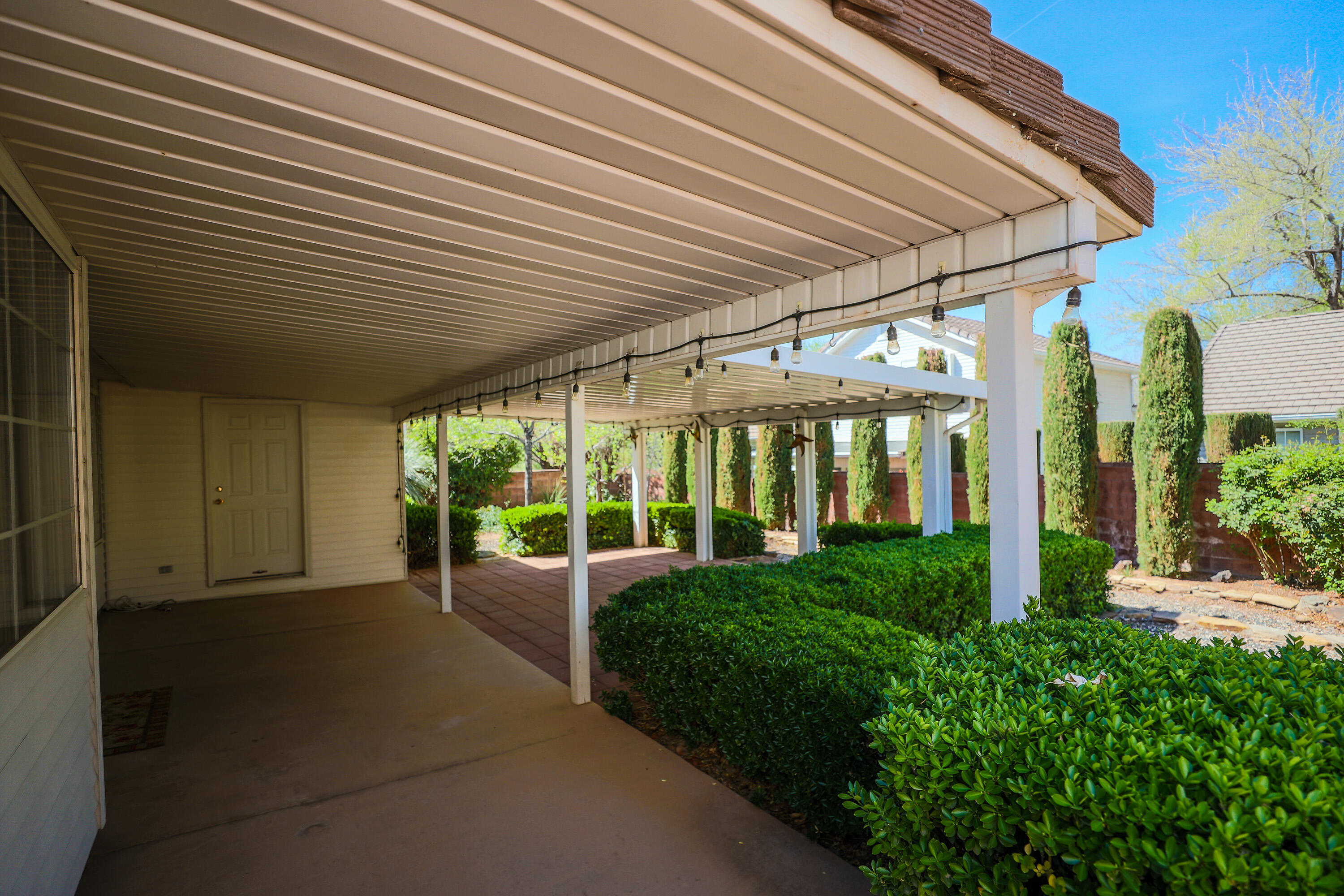 CREEKSIDE HOMES - Residential