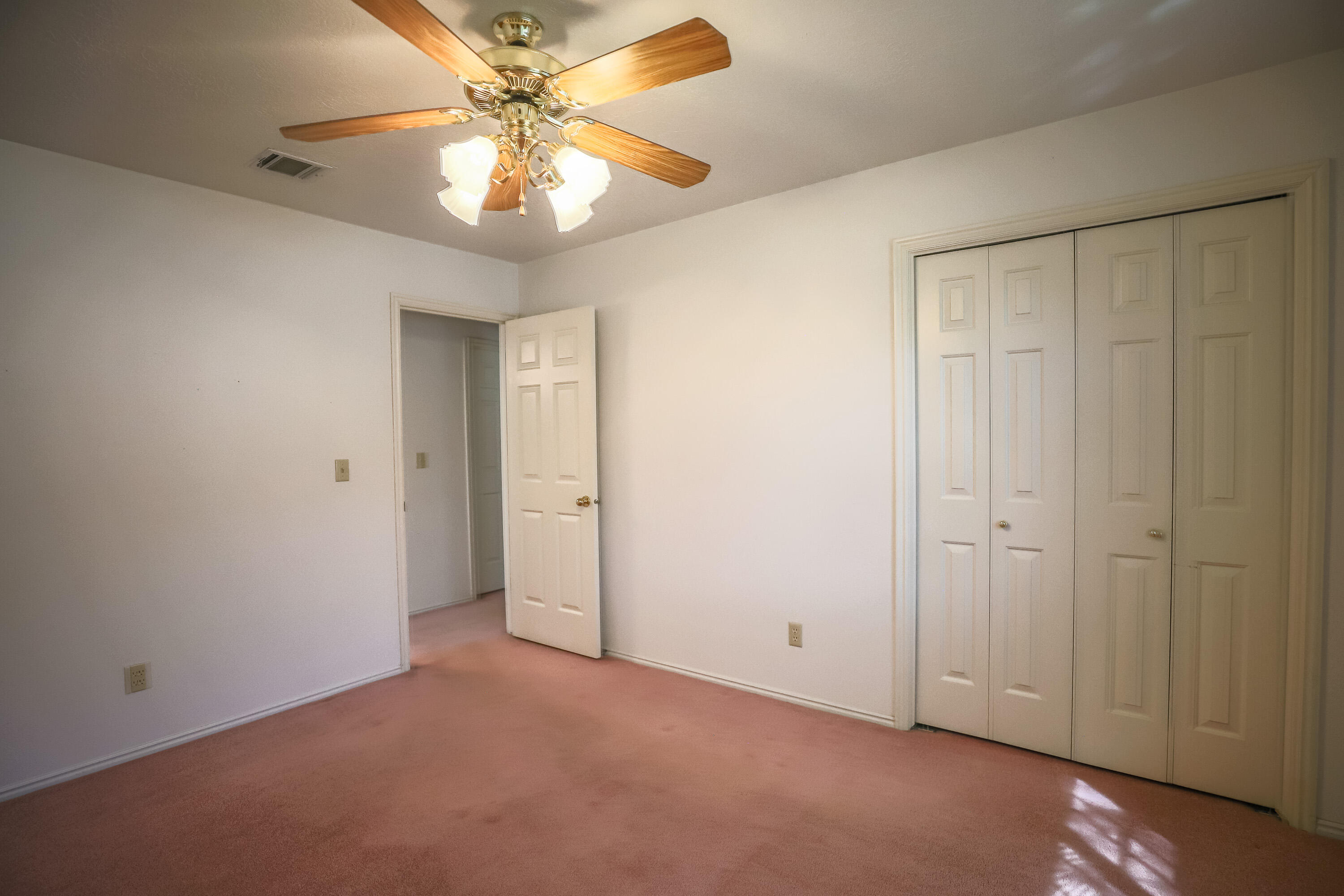 CREEKSIDE HOMES - Residential