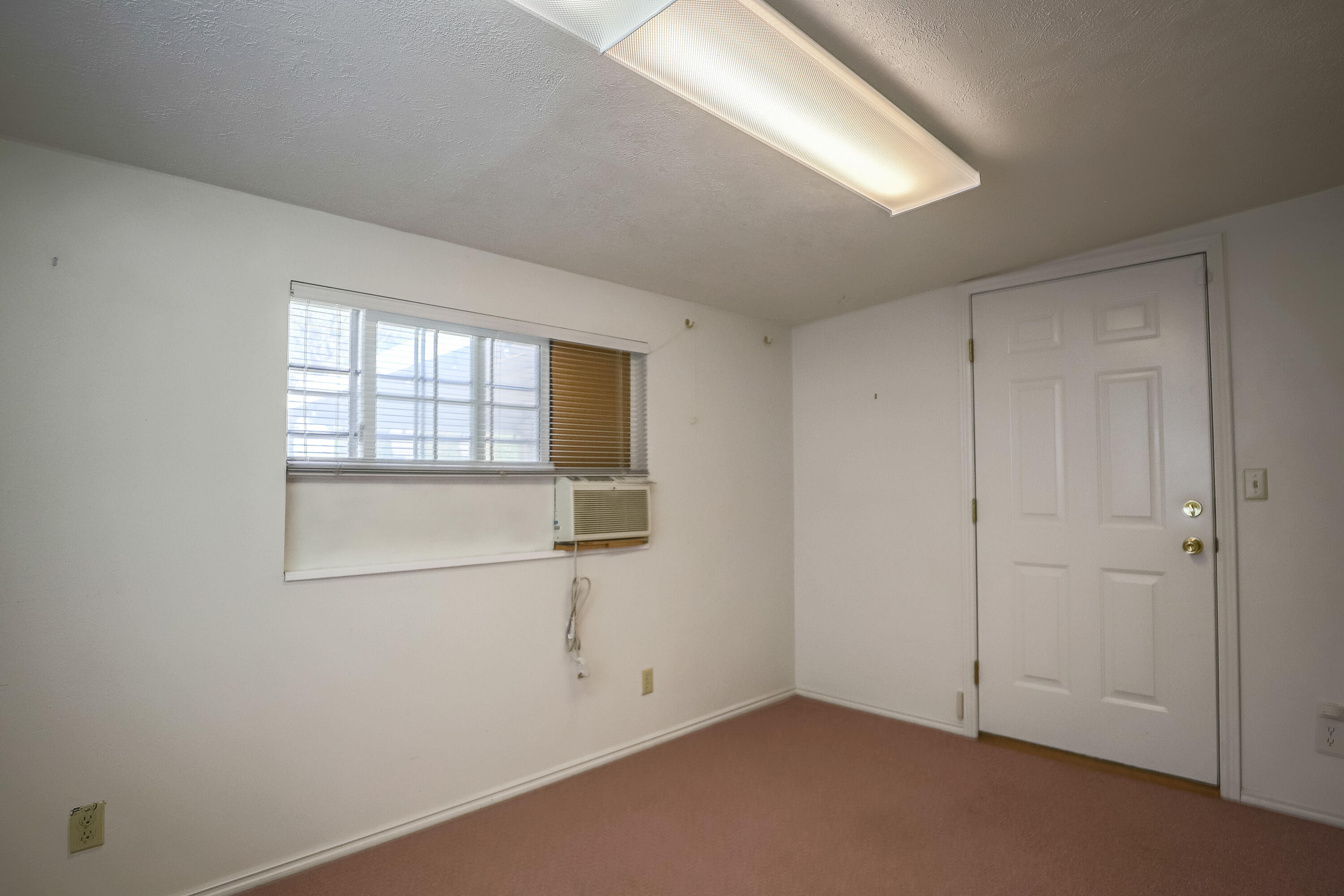 CREEKSIDE HOMES - Residential