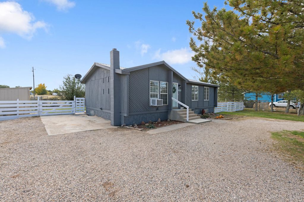Photo of 598 E Blue Sky DR S, Enoch, UT 84721 (MLS # 25-266279)