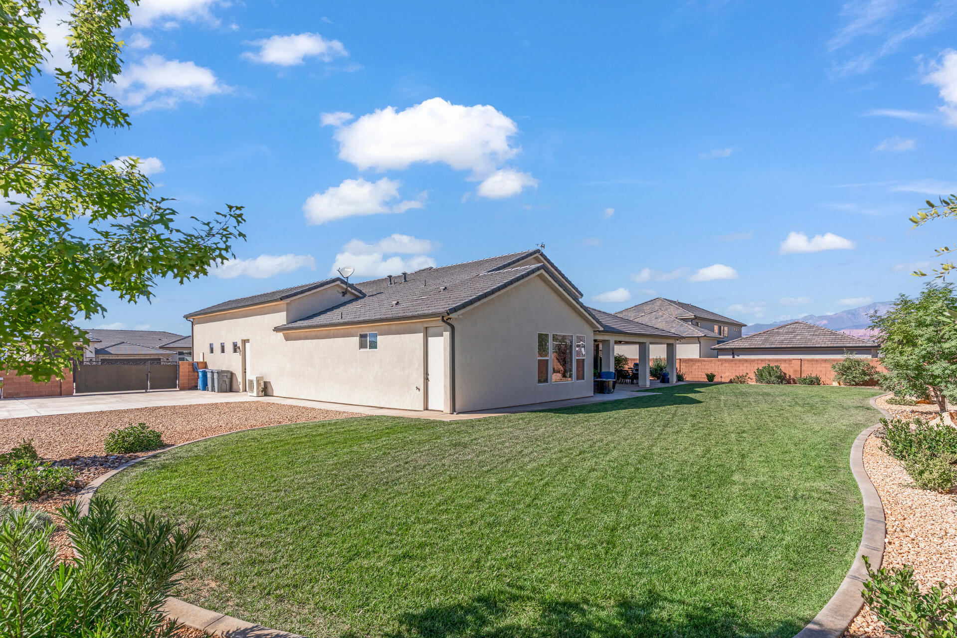 ROADRUNNER RIDGE - Residential