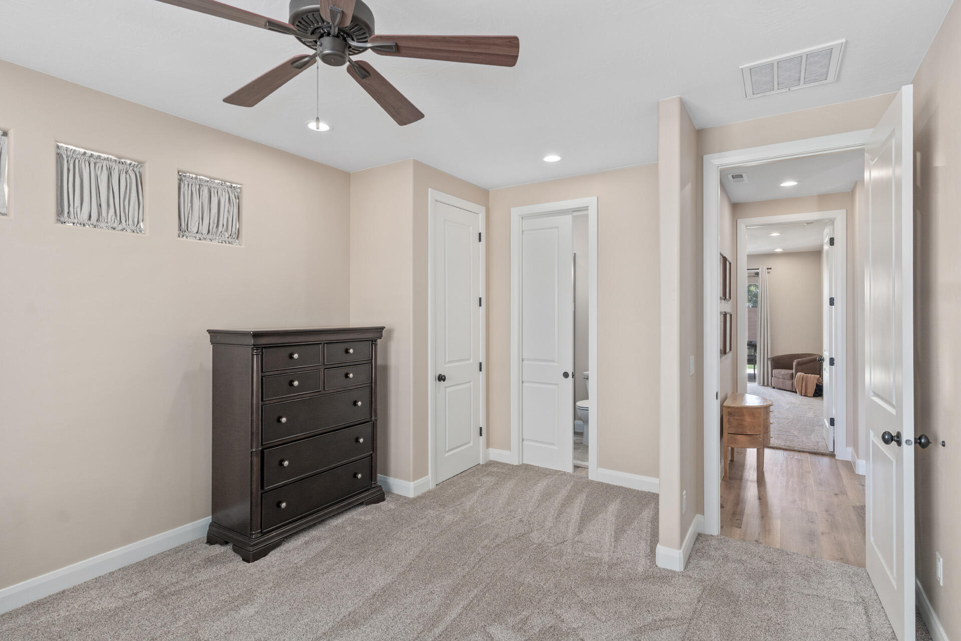 ROADRUNNER RIDGE - Residential