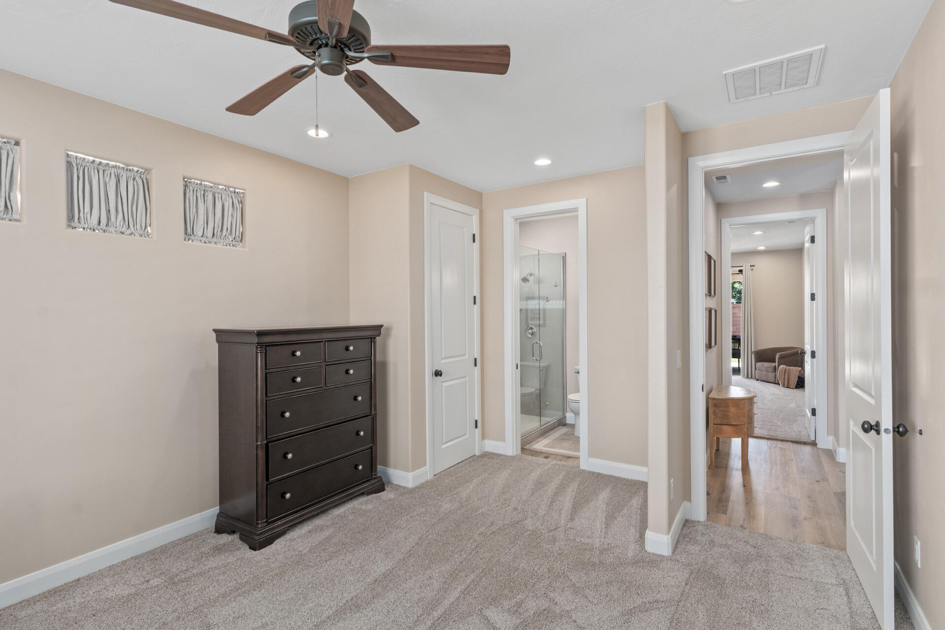 ROADRUNNER RIDGE - Residential