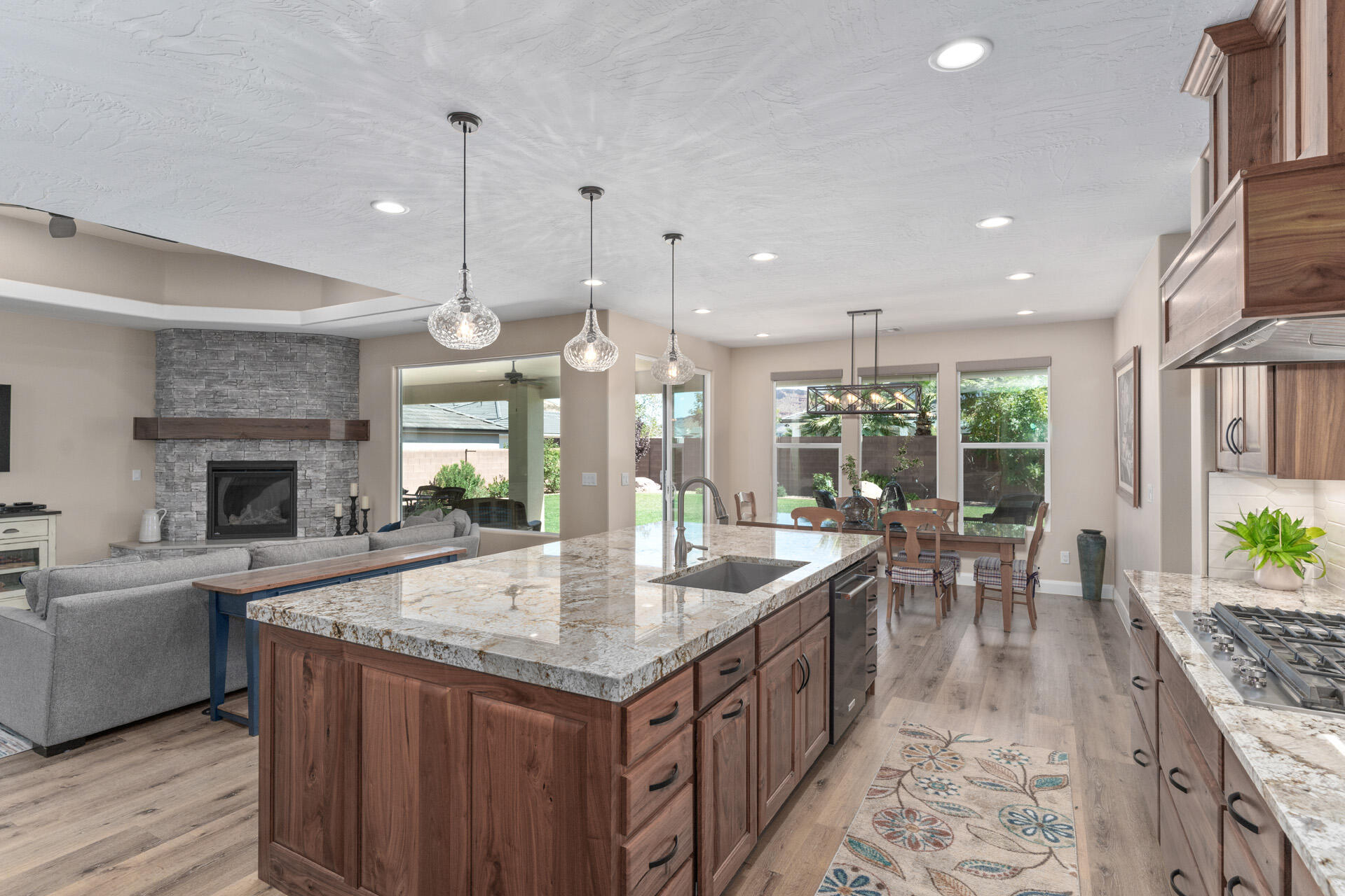 ROADRUNNER RIDGE - Residential