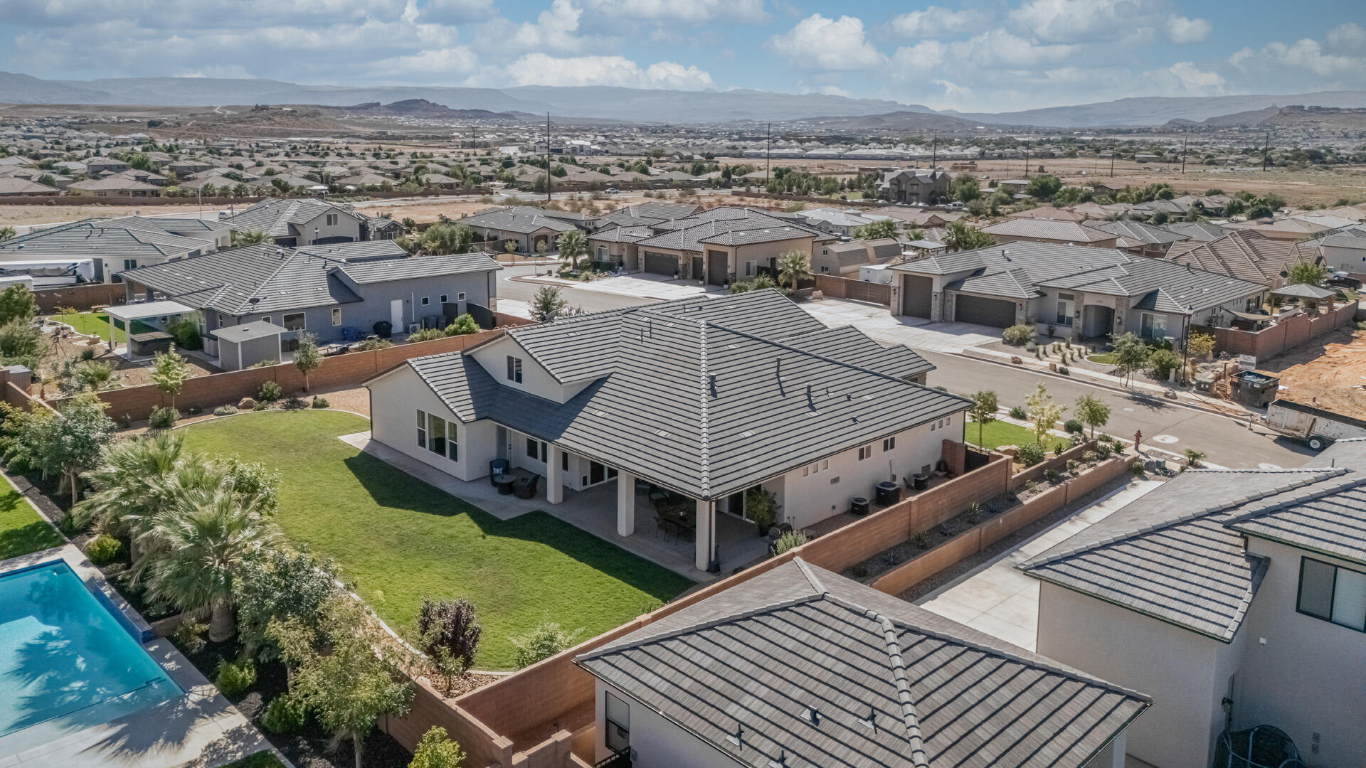 ROADRUNNER RIDGE - Residential