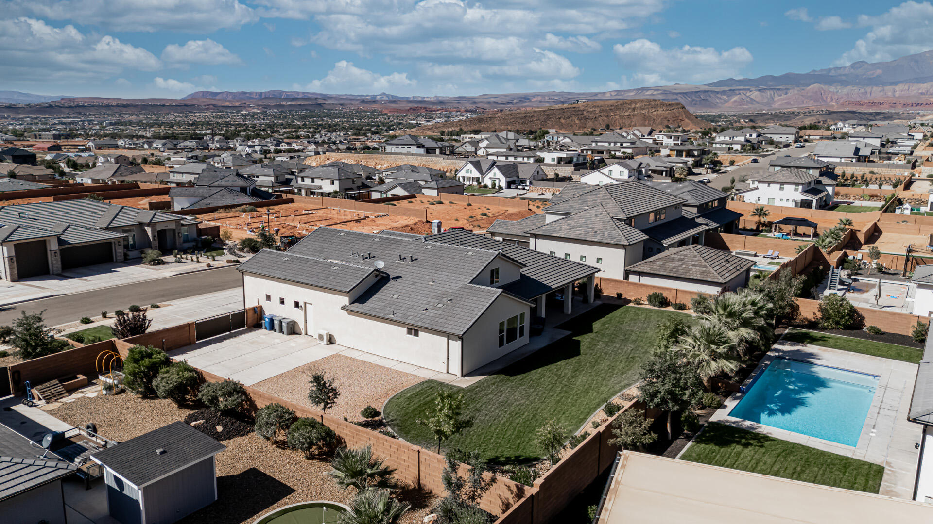 ROADRUNNER RIDGE - Residential