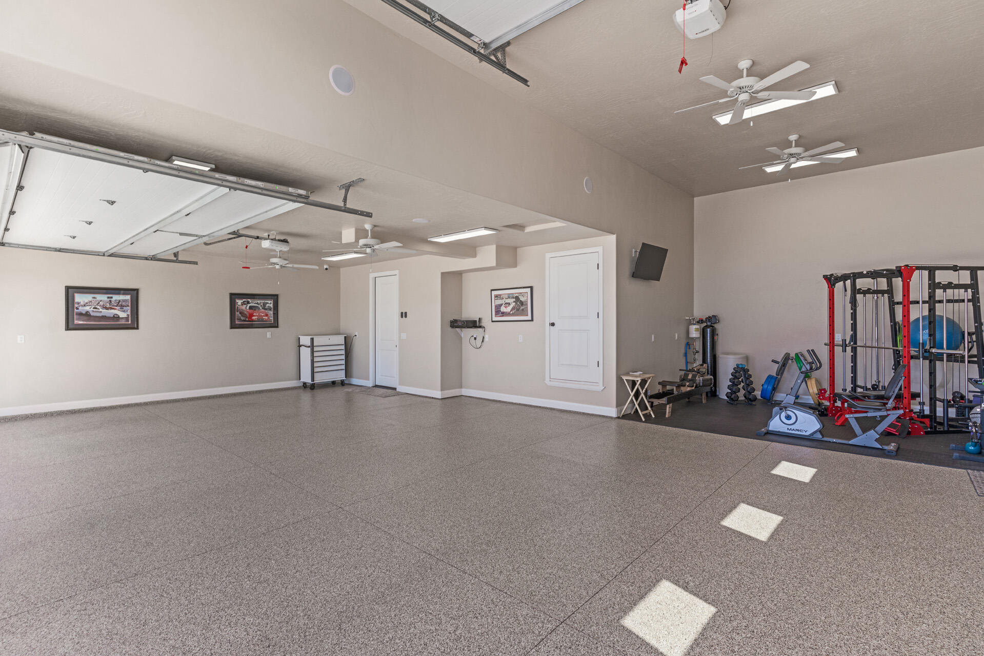 ROADRUNNER RIDGE - Residential