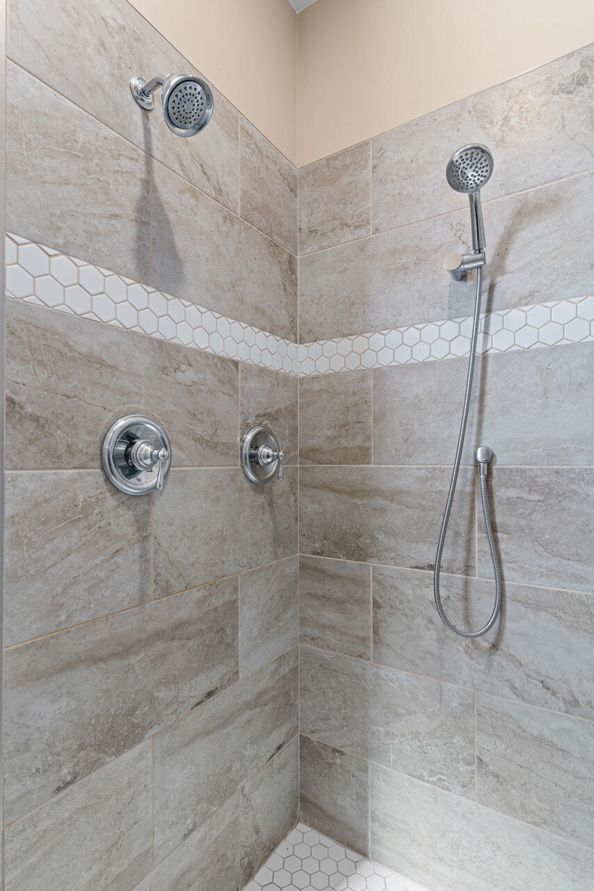 ROADRUNNER RIDGE - Residential