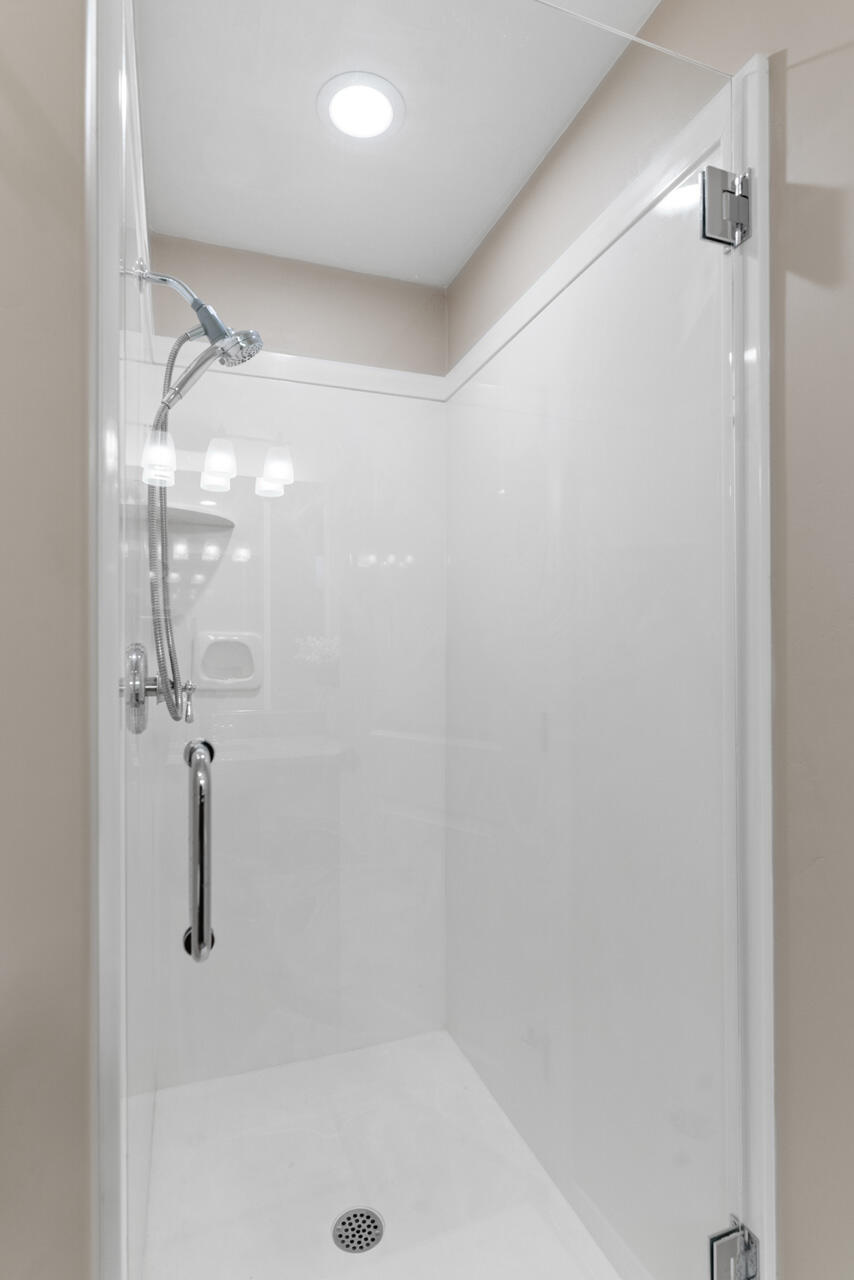 ROADRUNNER RIDGE - Residential