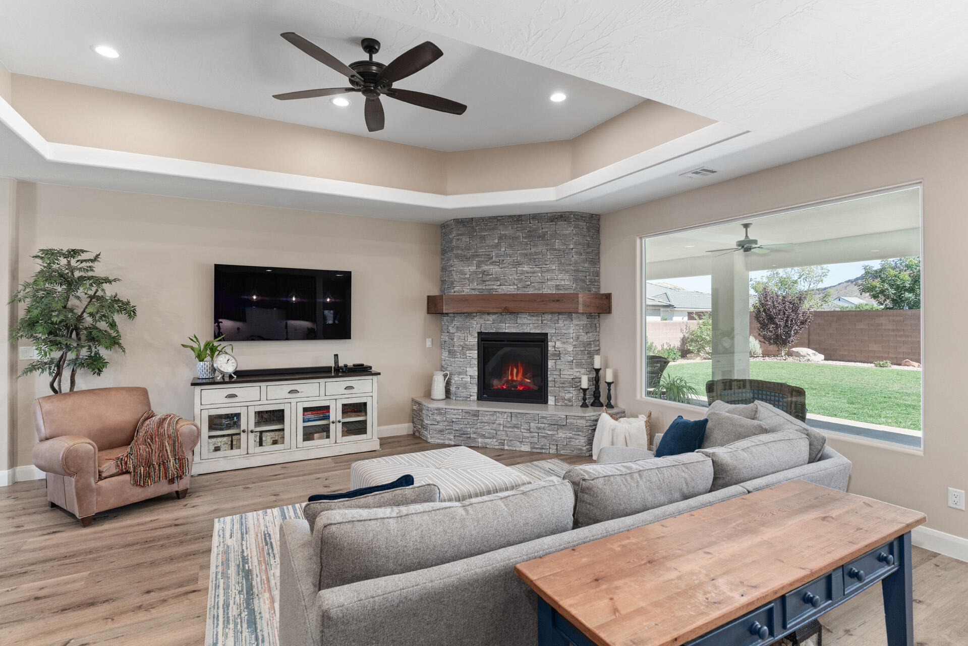 ROADRUNNER RIDGE - Residential