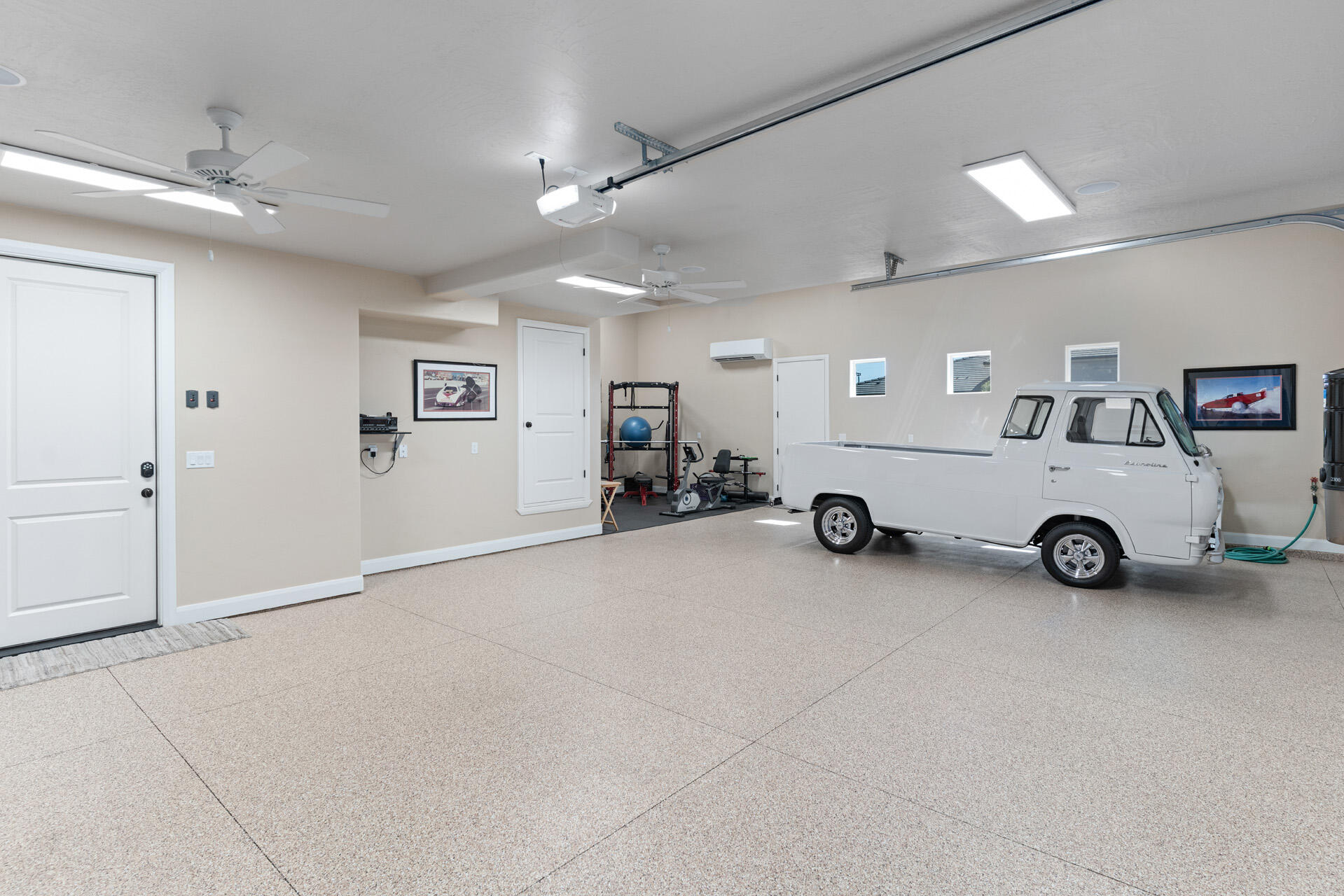 ROADRUNNER RIDGE - Residential