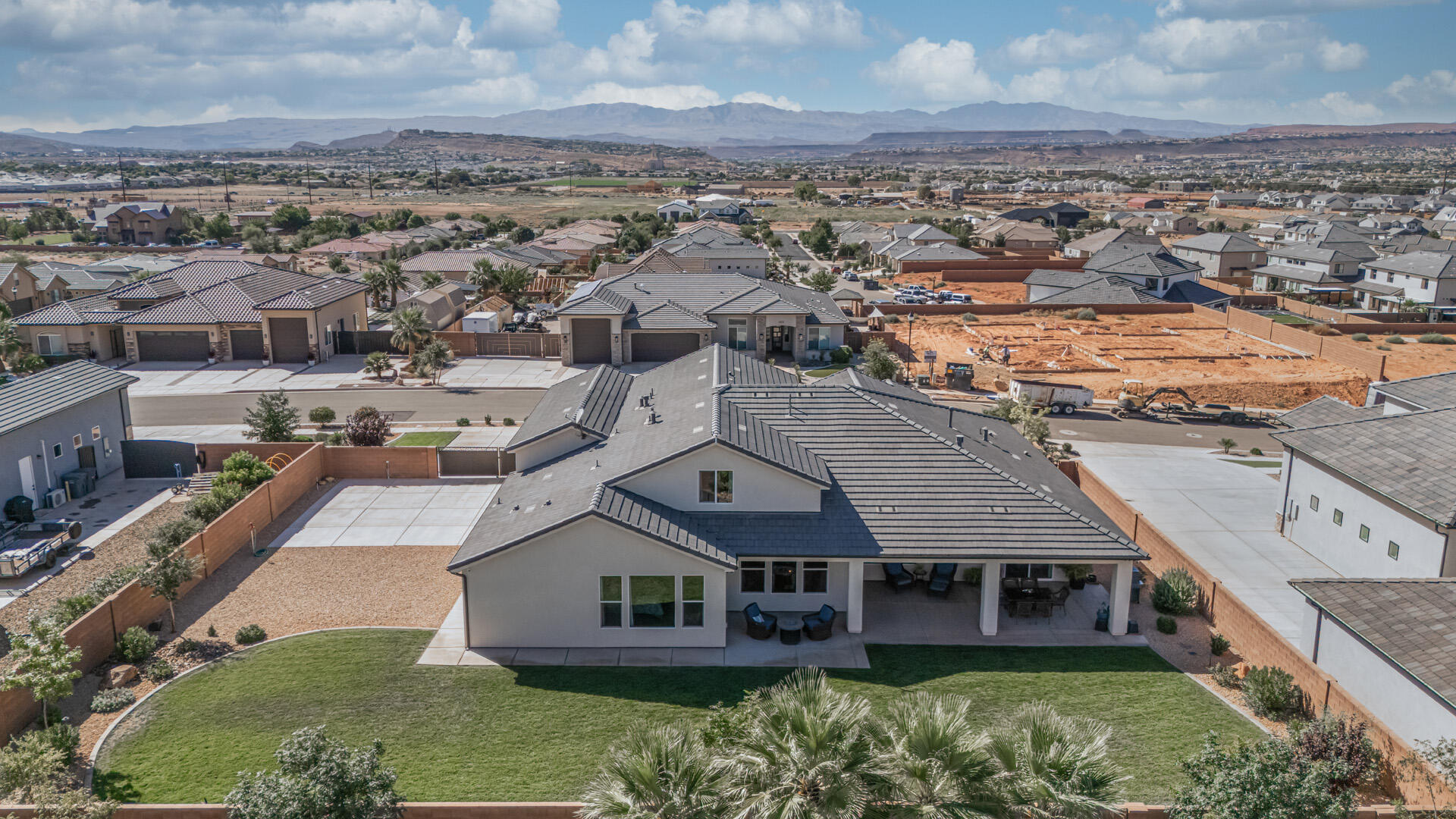 ROADRUNNER RIDGE - Residential