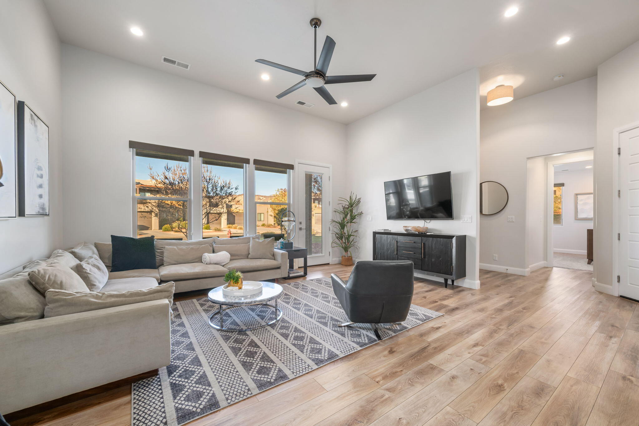 ESCAPES AT THE LEDGES - Residential