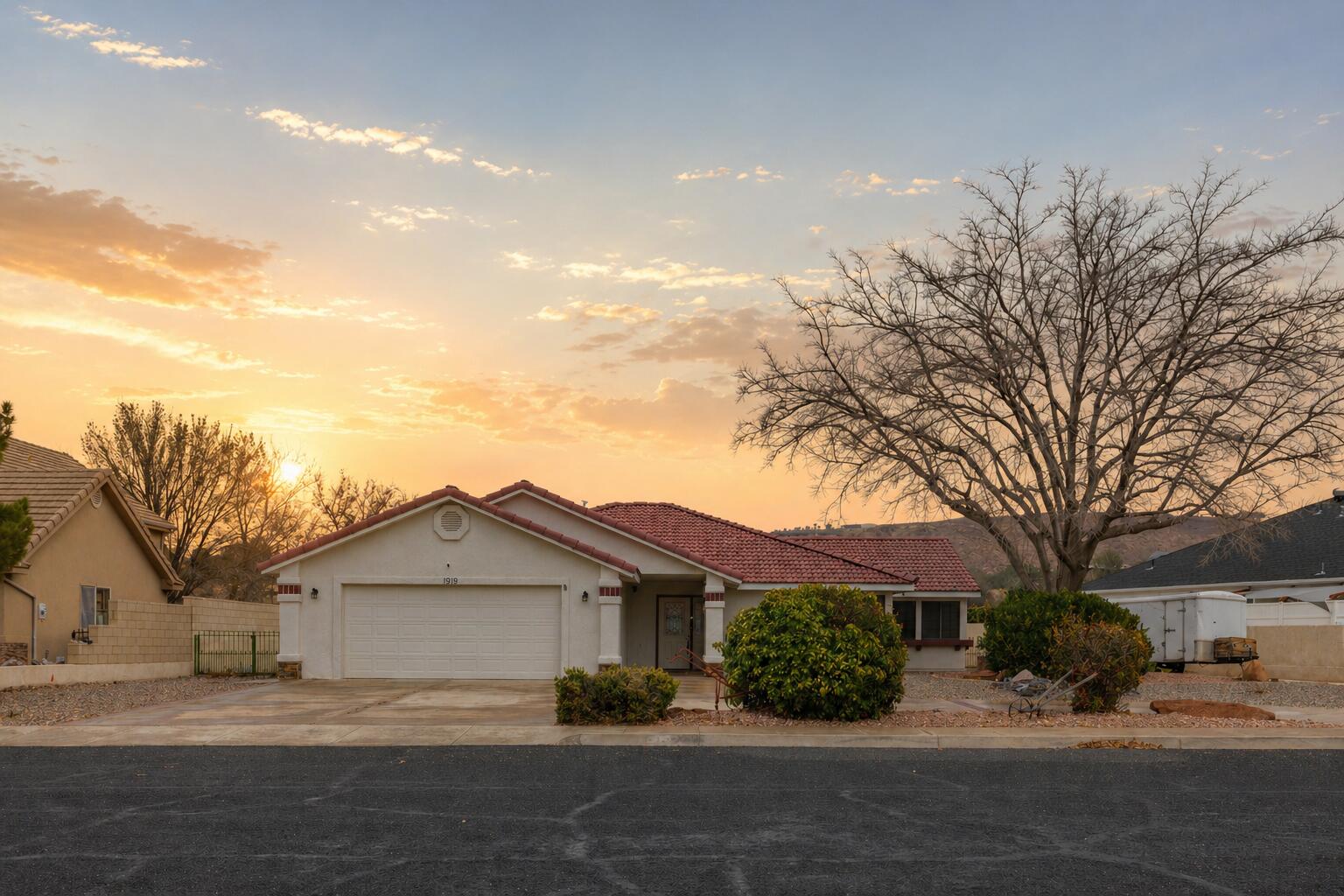 EAGLE'S LANDING - Residential