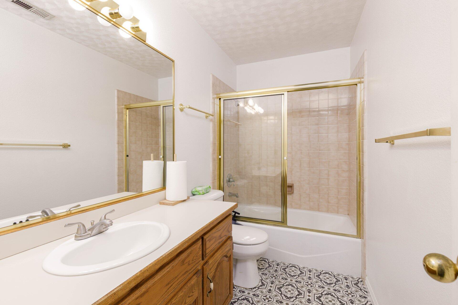 EAGLE'S LANDING - Residential