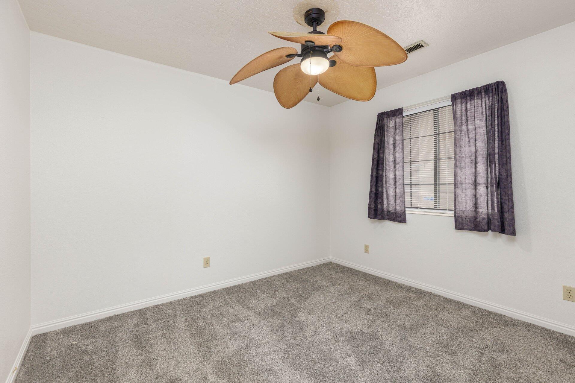 EAGLE'S LANDING - Residential