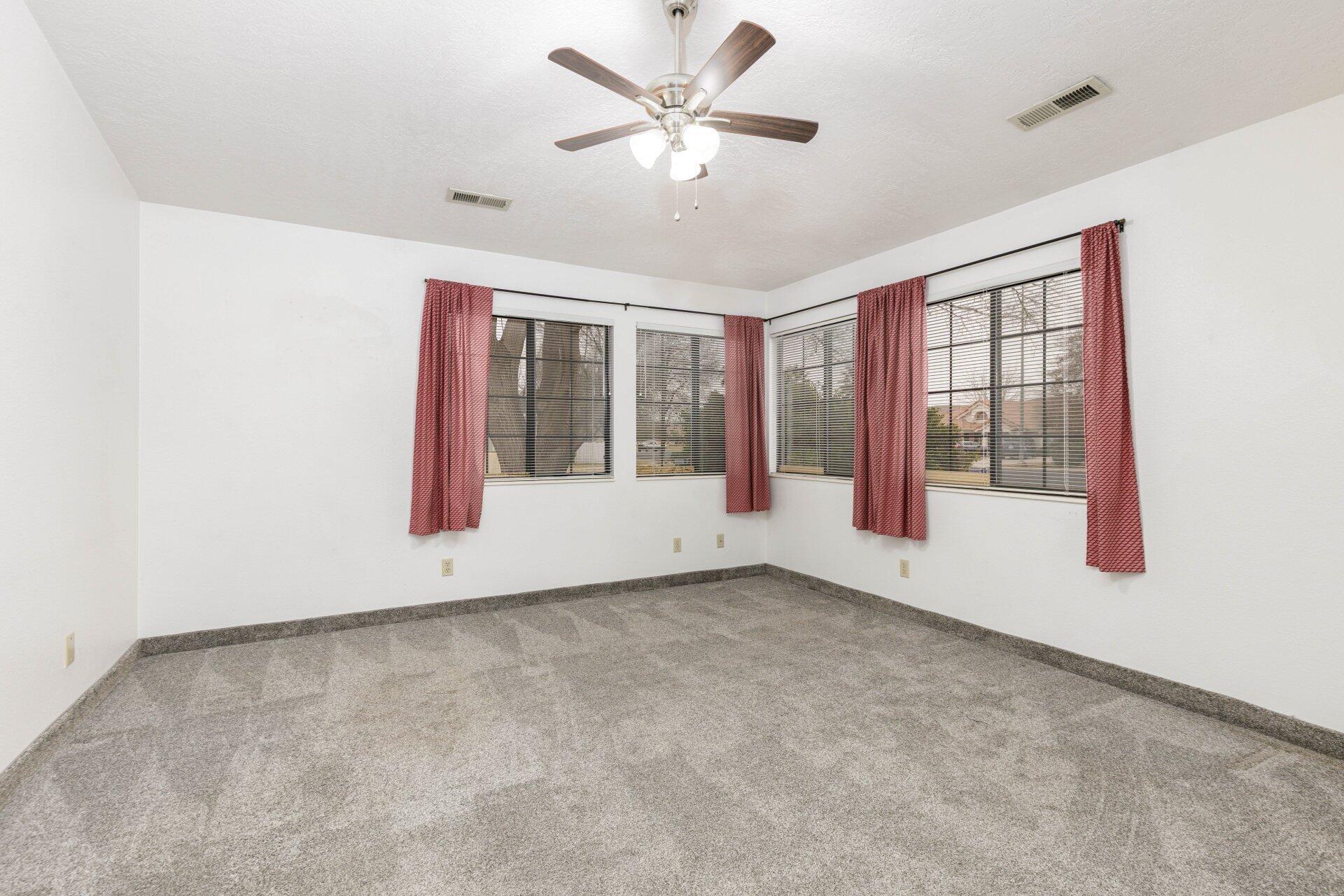 EAGLE'S LANDING - Residential