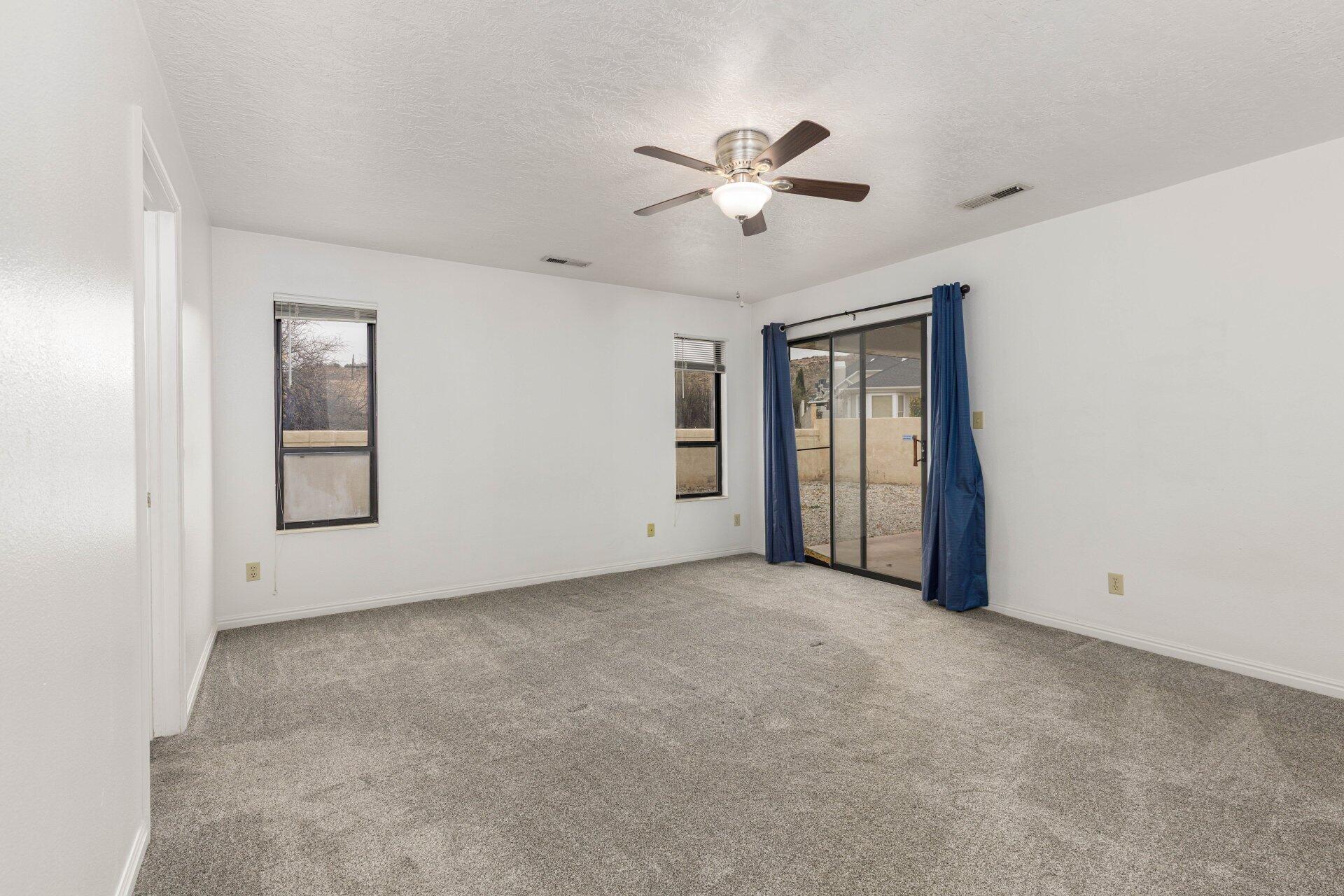 EAGLE'S LANDING - Residential