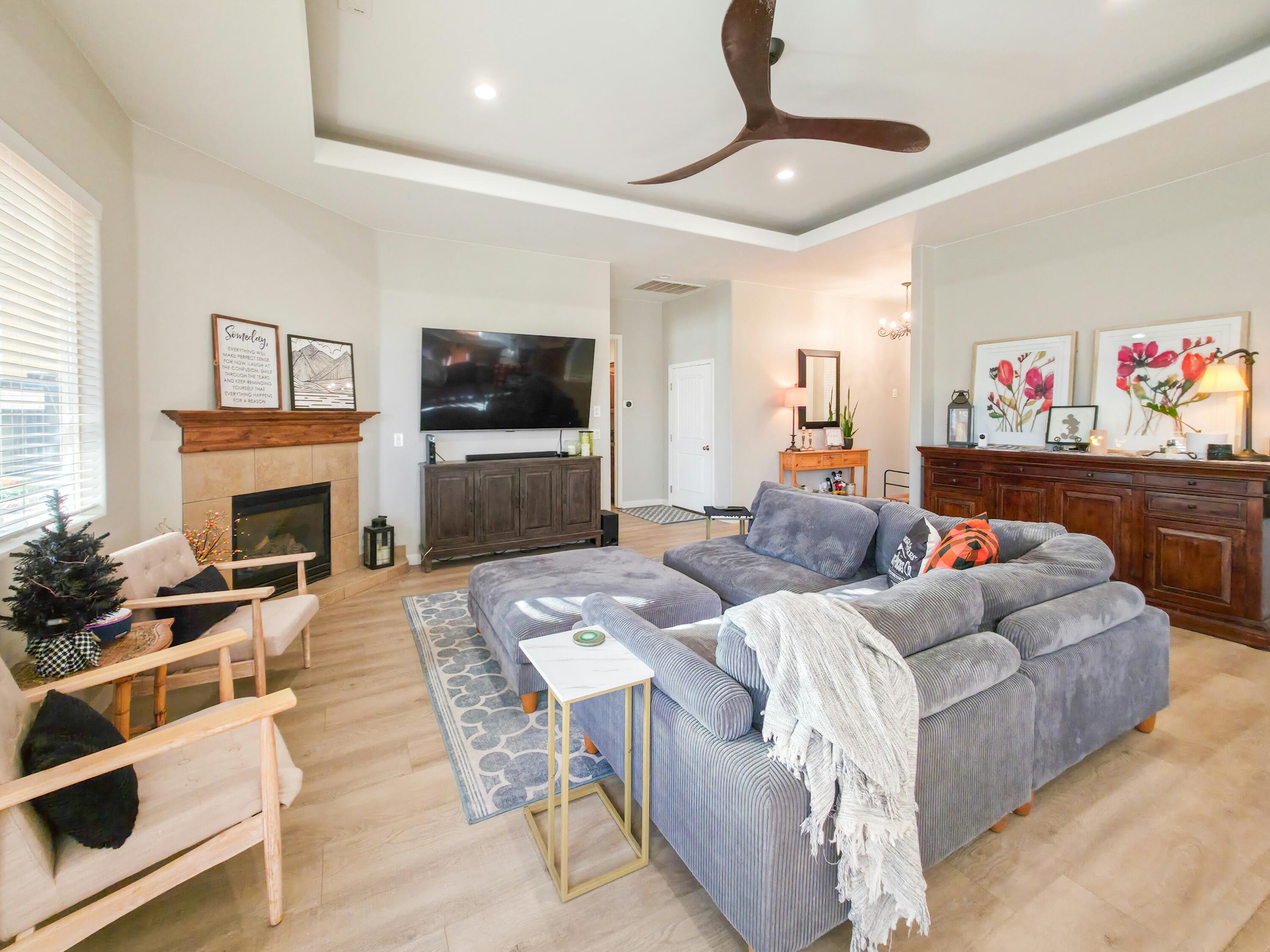 PEREGRINE POINTE - Residential