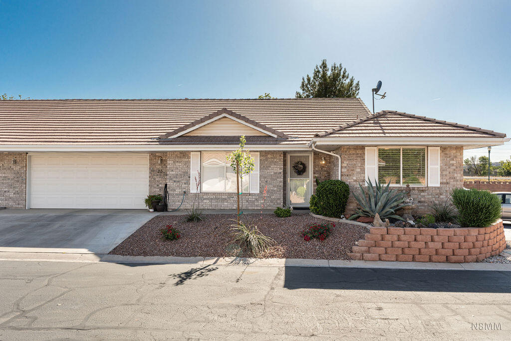 SNOW HAVEN TOWNHOMES - Residential