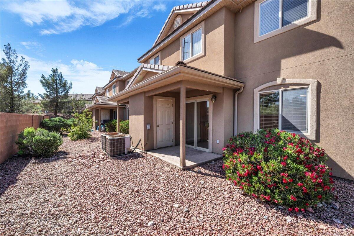 HIDDEN VALLEY TOWN HOMES - Residential