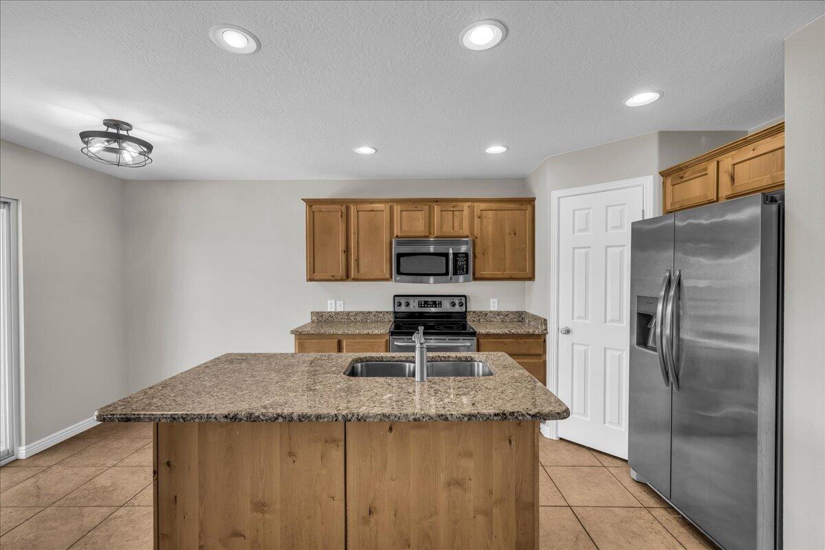 HIDDEN VALLEY TOWN HOMES - Residential