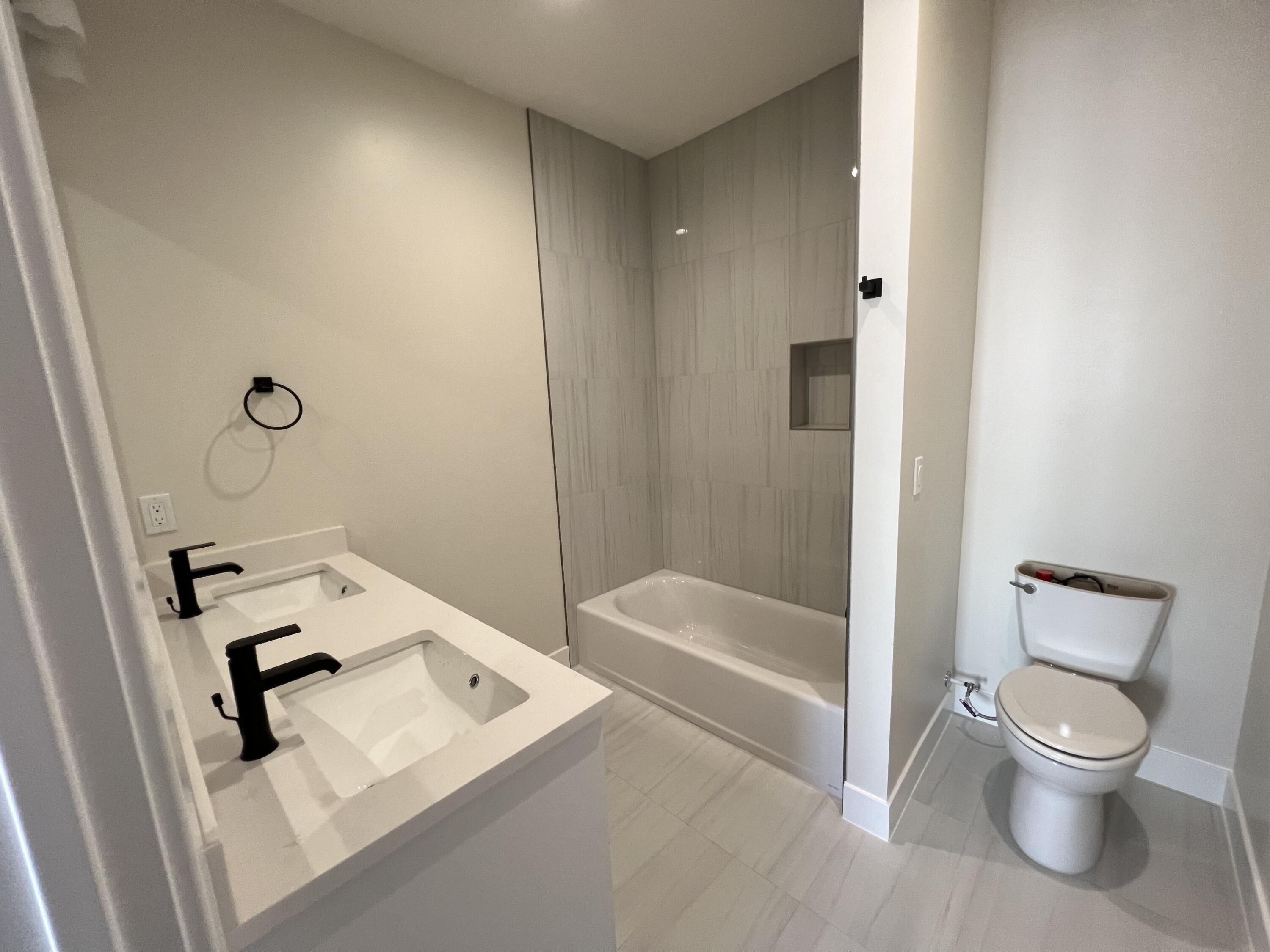 HOMESTEADS AT STUCKI FARMS - Residential