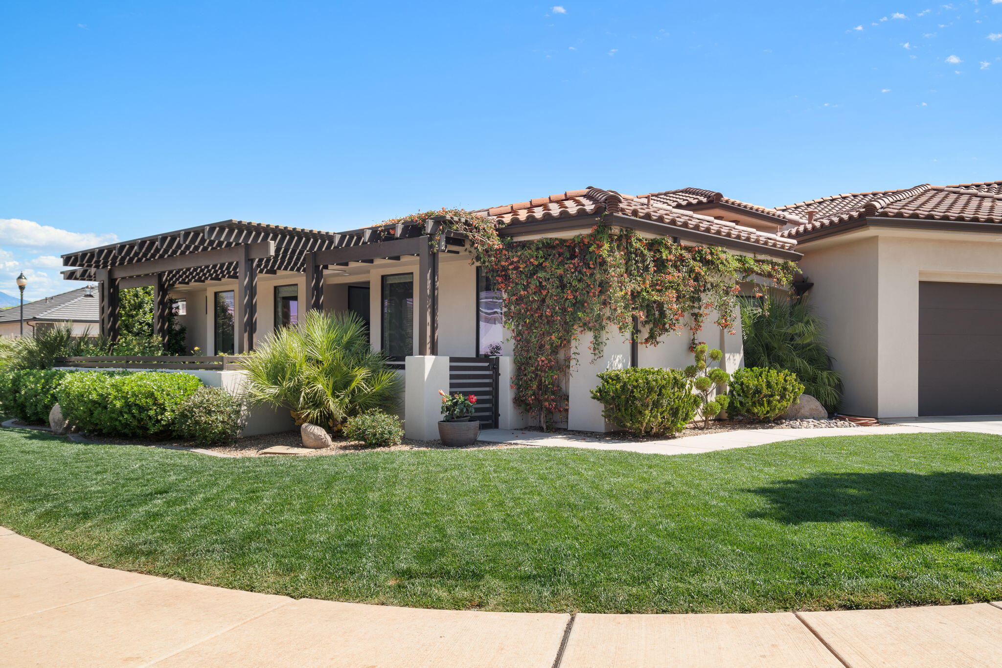 SOUTHERN VISTAS - Residential