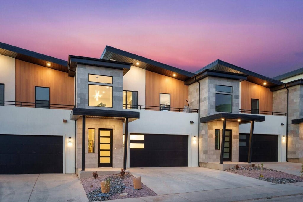 Photo of 306 E 500 N 30 #30, Hurricane, UT 84737 (MLS # 26-275797)