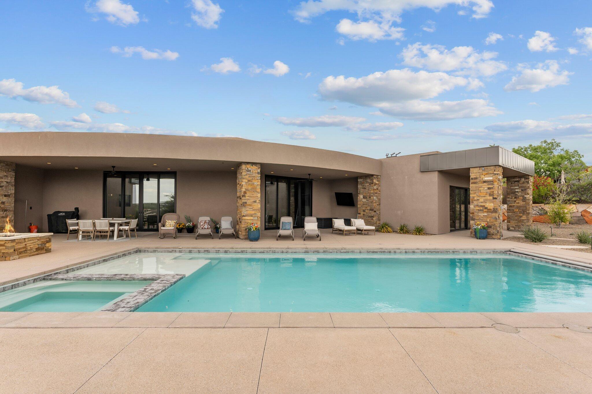 LEDGES OF ST GEORGE - Residential