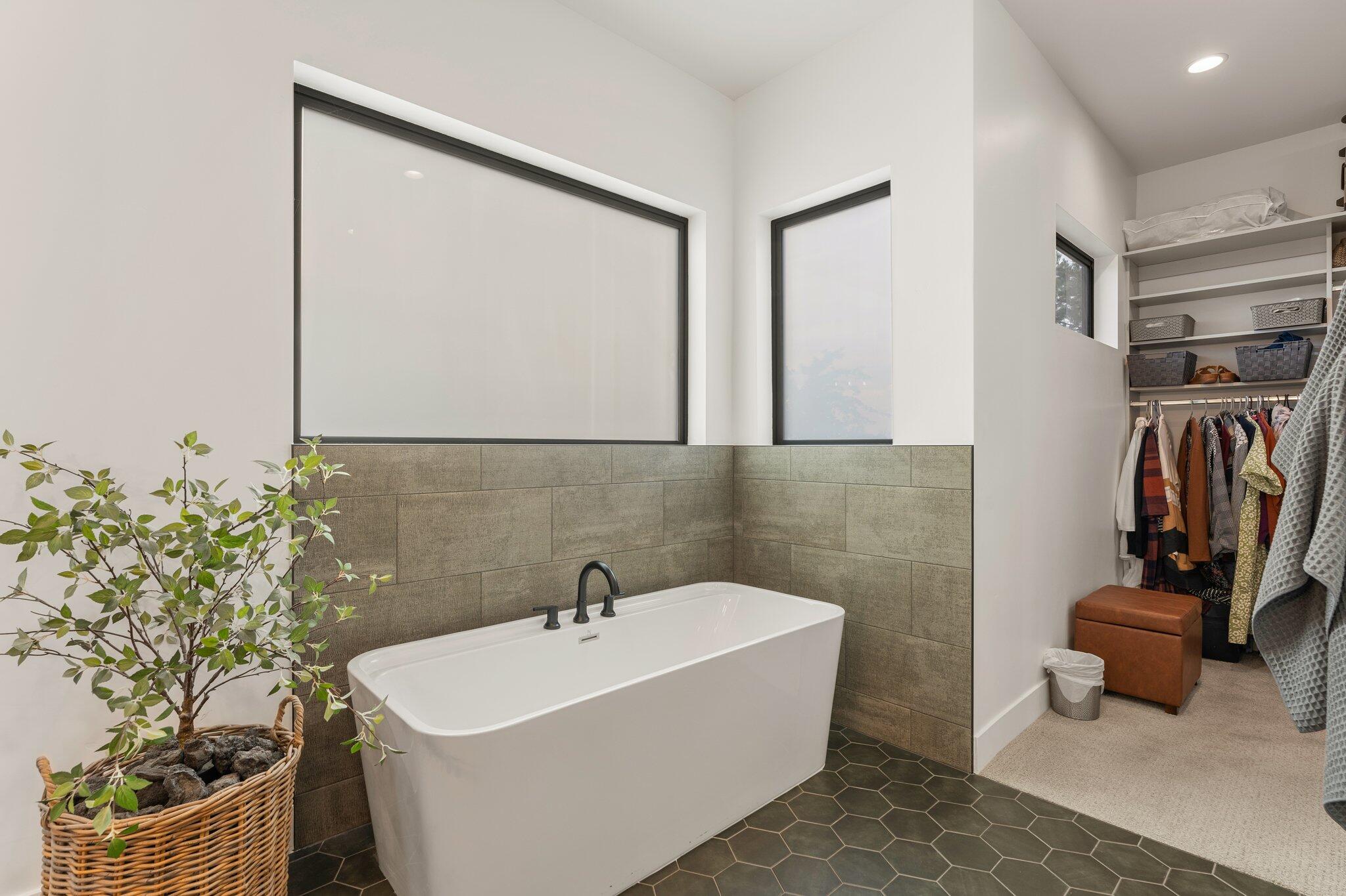 LEDGES OF ST GEORGE - Residential