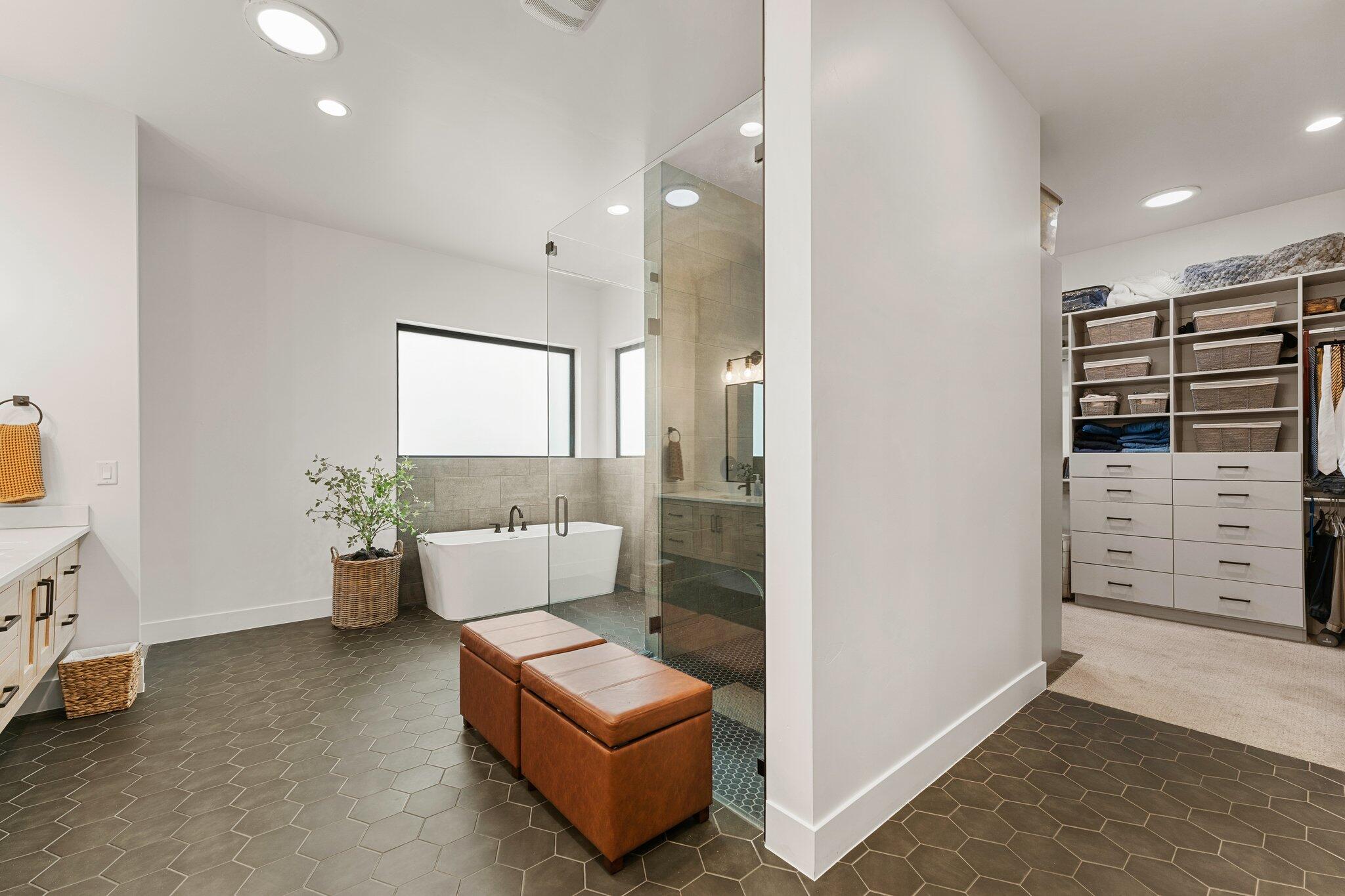 LEDGES OF ST GEORGE - Residential