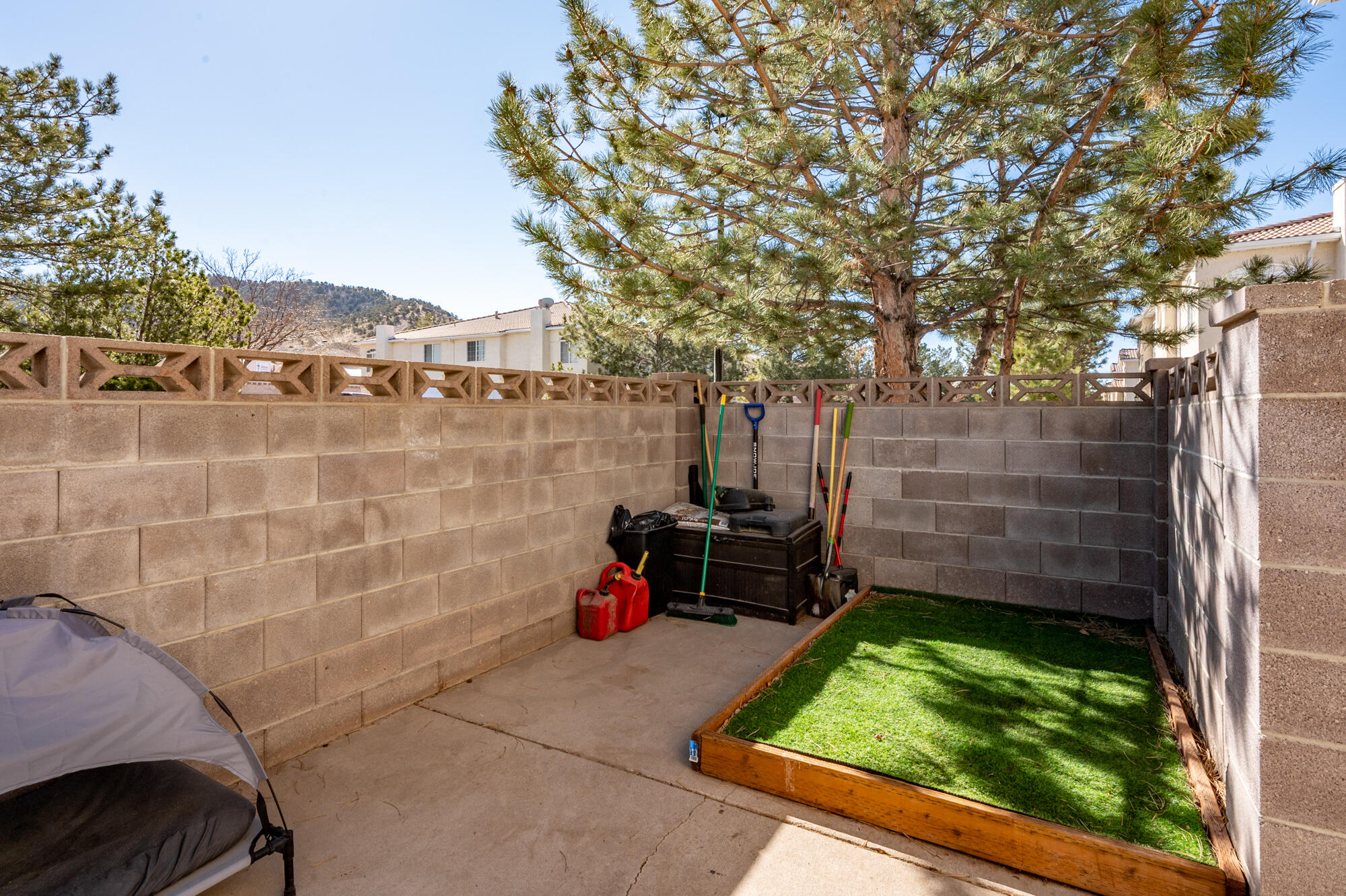 EAGLE POINTE - Residential